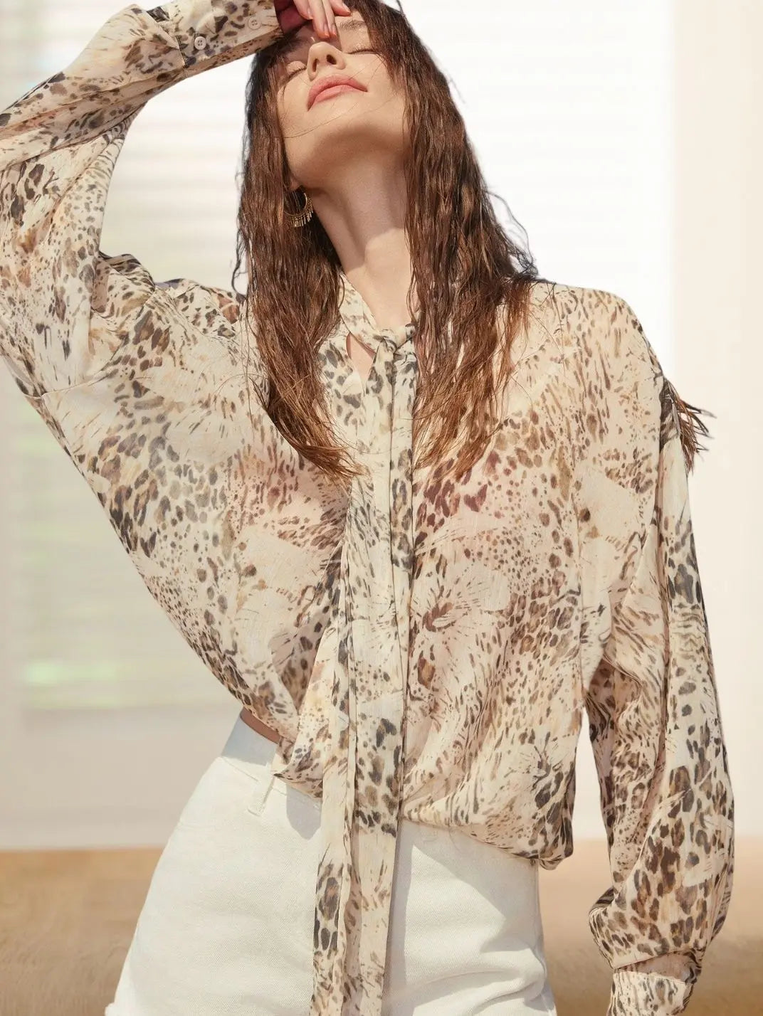 Blusa-Ampla-Animal-Print - EstiloE, Camisa Manga Longa, Camisa Feminina Manga Longa, Camisa Feminina Estampada, Blusa Feminina Chiffon, Blusa Feminina, Blusa Sofisticada, Blusa Manga Longa, Blusa Feminina Animal Print, Blusa Estampa Onça, Estampa Animal Print