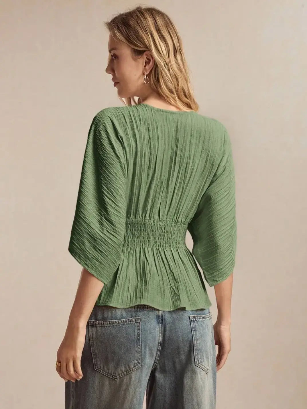 Blusa Manga Morcego Cintura Elástica Verde - EtiloE, Blusa Feminina, Camisa Feminina Meia Manga, Blusa Feminina Meia Manga, Blusa Feminina Manga Morcego, Blusa Feminina Verde, Blusa Verde, Blusinha Feminina Verde, Blusa franzida, Blusa com Elástico, Blusa Feminina Verde