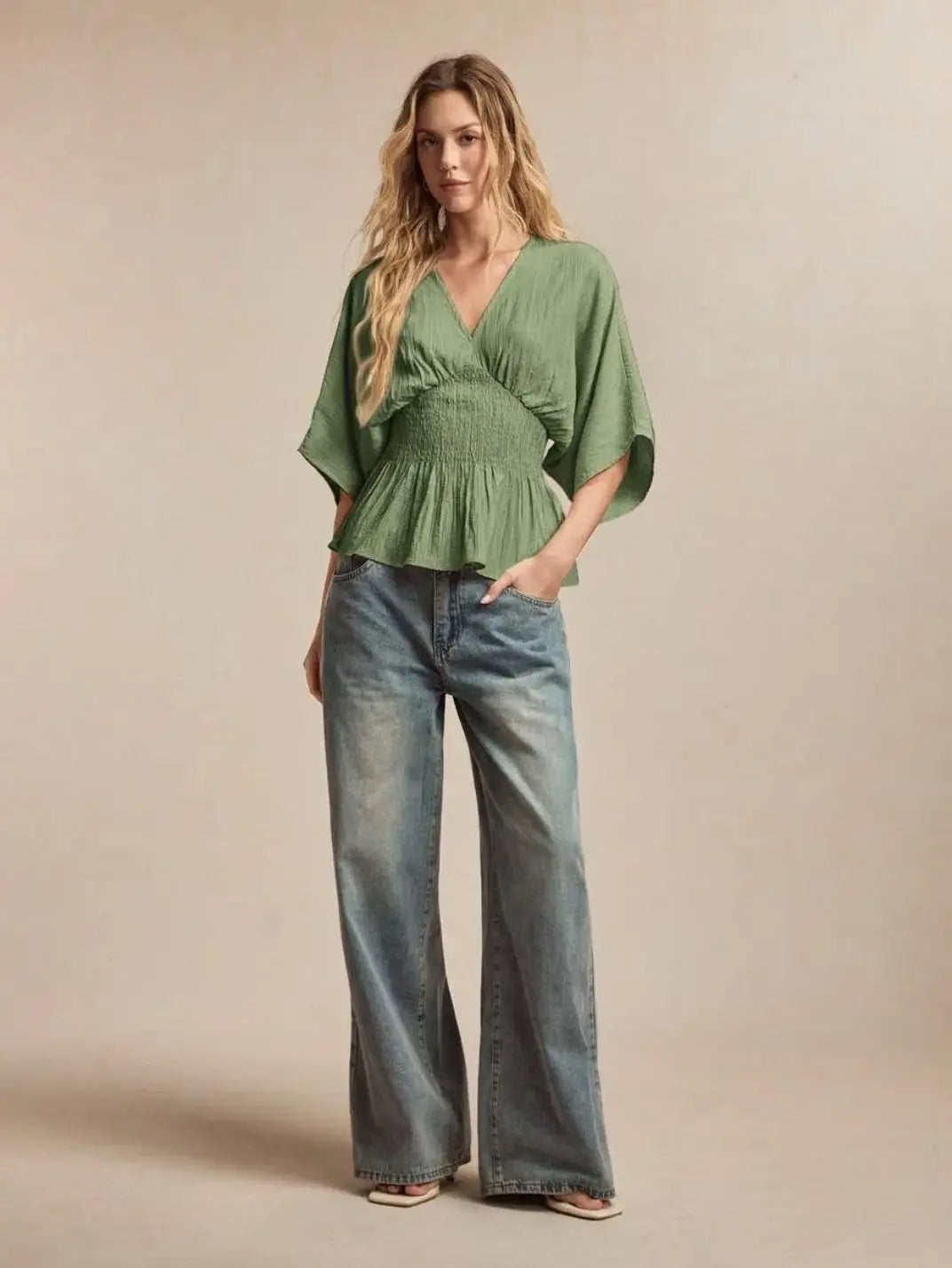 Blusa Manga Morcego Cintura Elástica Verde - EtiloE, Blusa Feminina, Camisa Feminina Meia Manga, Blusa Feminina Meia Manga, Blusa Feminina Manga Morcego, Blusa Feminina Verde, Blusa Verde, Blusinha Feminina Verde, Blusa franzida, Blusa com Elástico, Blusa Feminina Verde