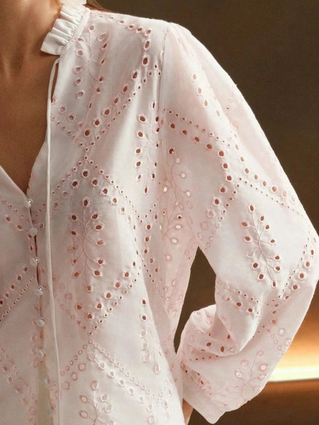 Blusa Feminina Manga Longa Bordada Rosa - EstiloE, Blusa Feminina, Blusa Manga Longa, Blusa Laise, Blusa Bordada, Camisa Feminina, Camisa Feminina Manga Longa, Camisa Bordada