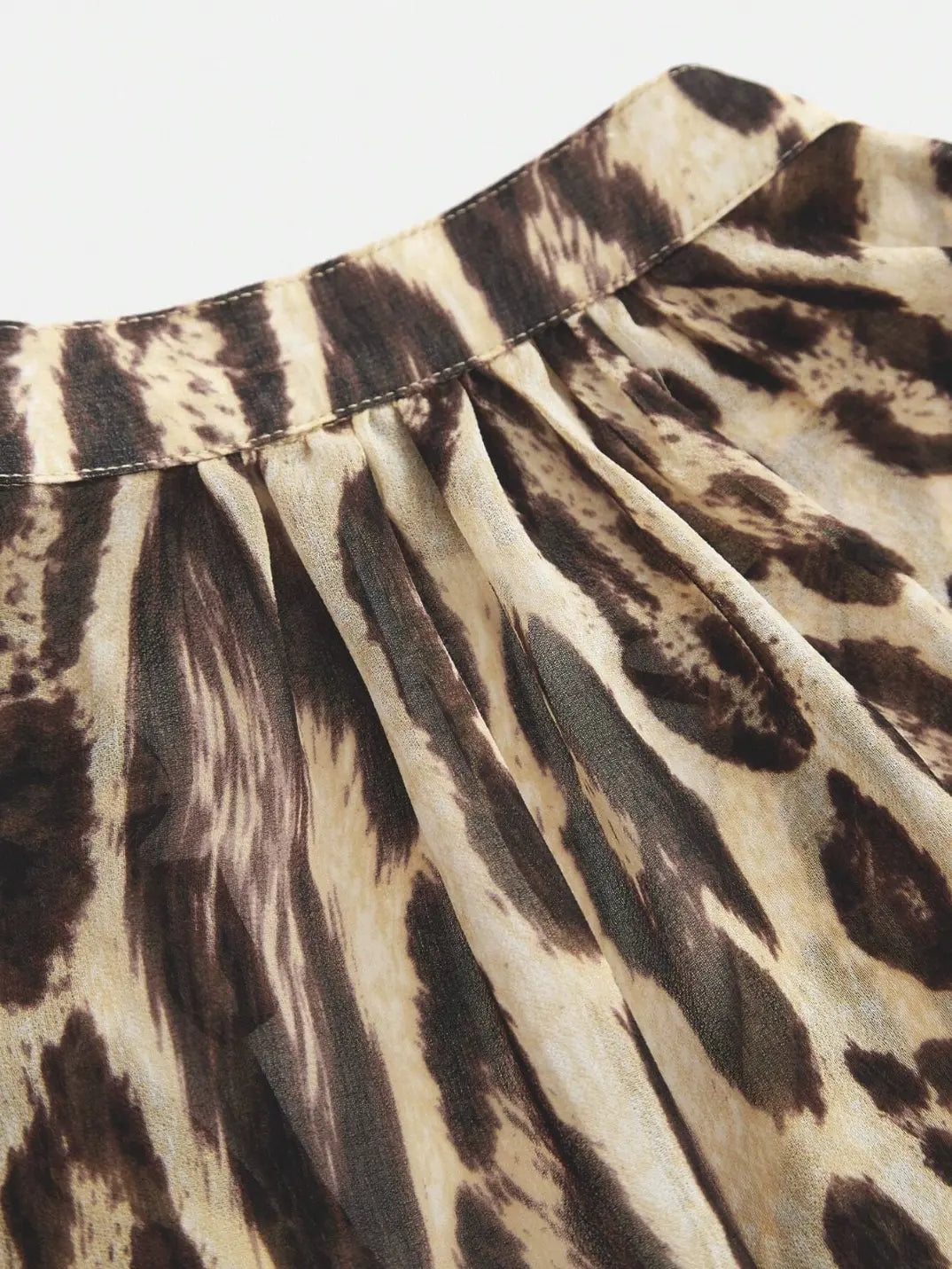 Blusa Manga Longa Modelagem Ampla Onça - EstiloE, Camisa Manga Longa, Camisa Feminina Manga Longa, Camisa Feminina Estampada, Camisa Feminina Chiffon, Camisa Feminina, Blusa Sofisticada, Blusa Manga Longa, Camisa Feminina Animal Print, Camisa Estampa Onça, Estampa Animal Print, Blusa Bata