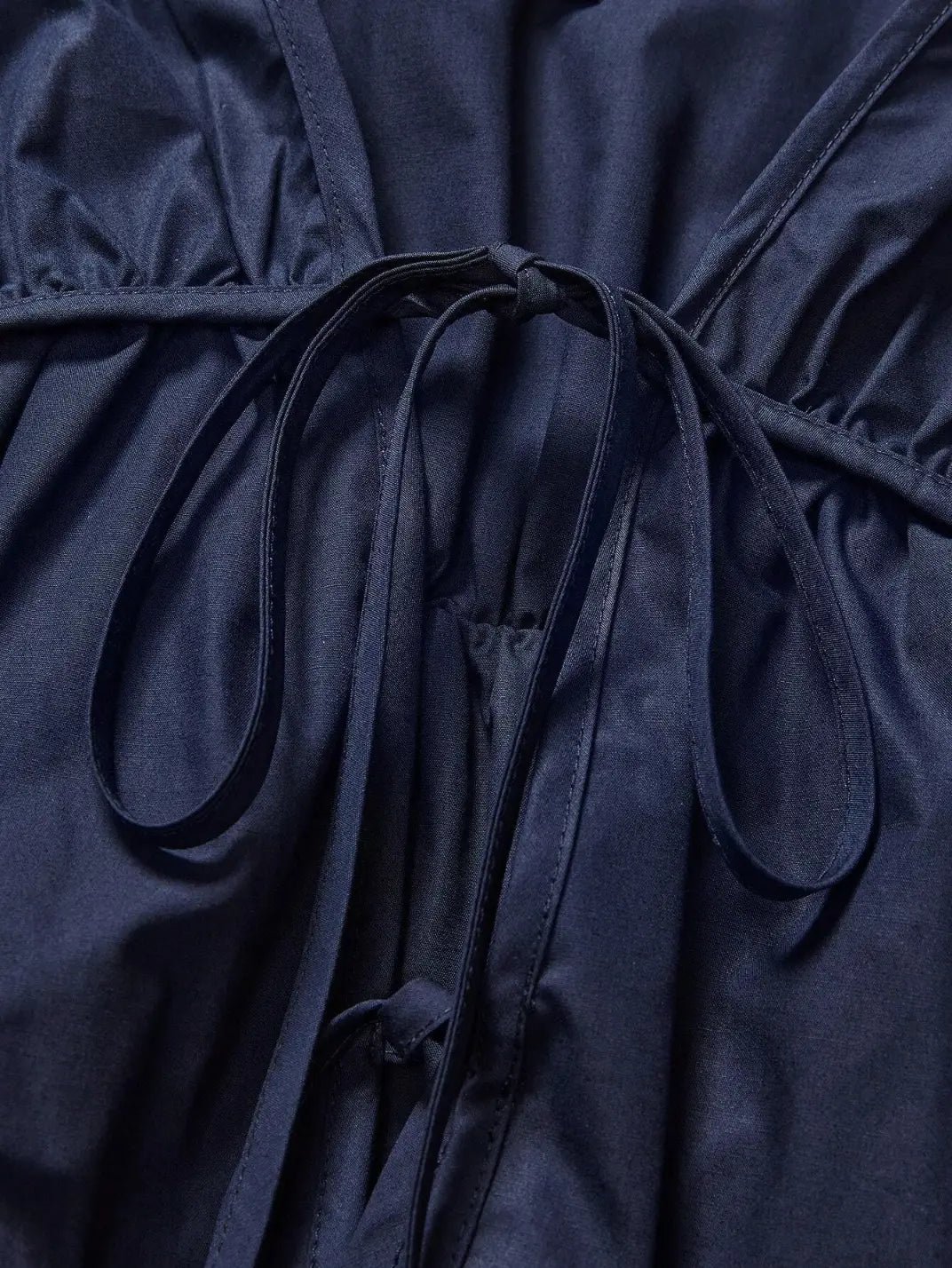 Blusa Sem Manga Franzida Laços Marinho - EtiloE, Blusa Feminina, Camisa Feminina sem Manga, Blusa Feminina Marinho, Blusa Azul Marinho, Blusinha Feminina Azul, Blusa franzida, Blusa com Laços