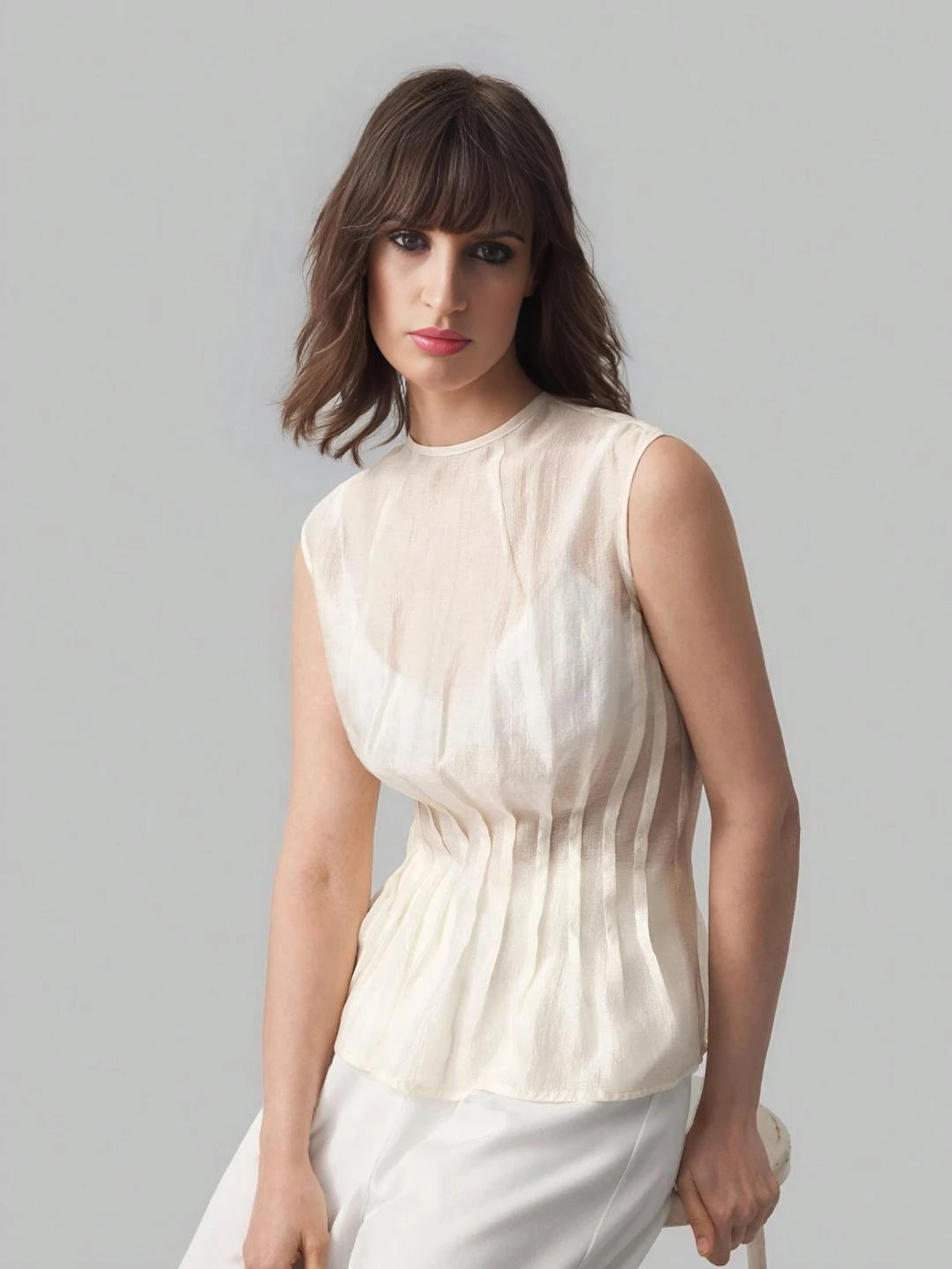 Blusa Sem Manga Pregas na Cintura Bege - EstiloE, Blusa Feminina, Camisa Feminina sem Manga, Blusa com Prega, Blusa Acinturada, Blusa sem Manga, Blusa Bege, Blusa Feminina Bege, Blusa Marfim