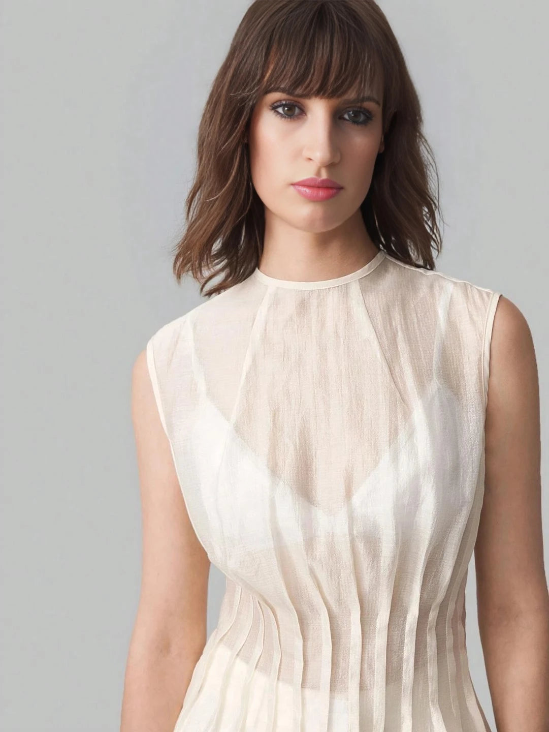 Blusa Sem Manga Pregas na Cintura Bege - EstiloE, Blusa Feminina, Camisa Feminina sem Manga, Blusa com Prega, Blusa Acinturada, Blusa sem Manga, Blusa Bege, Blusa Feminina Bege, Blusa Marfim