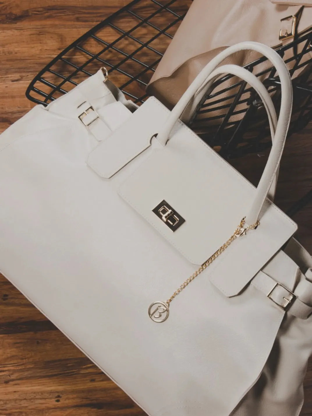 Bolsa Grande Couro Elegance Maxi - EstiloE, Bolsa Feminina Grande, Bolsa de Ombro, Bolsa Grande, Bolsa Grande Feminina, Bolsa Casual, Bolsa Grande de Couro, Bolsa de Couro, Bolsa Feminina de Couro, Bolsa Elegante, Bolsa de couro Legítimo