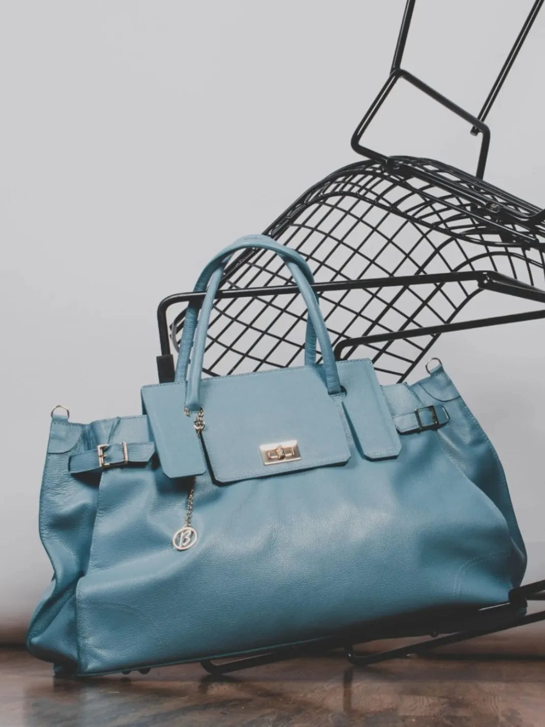 Bolsa Grande Couro Elegance Maxi - EstiloE, Bolsa Feminina Grande, Bolsa de Ombro, Bolsa Grande, Bolsa Grande Feminina, Bolsa Casual, Bolsa Grande de Couro, Bolsa de Couro, Bolsa Feminina de Couro, Bolsa Elegante, Bolsa de couro Legítimo