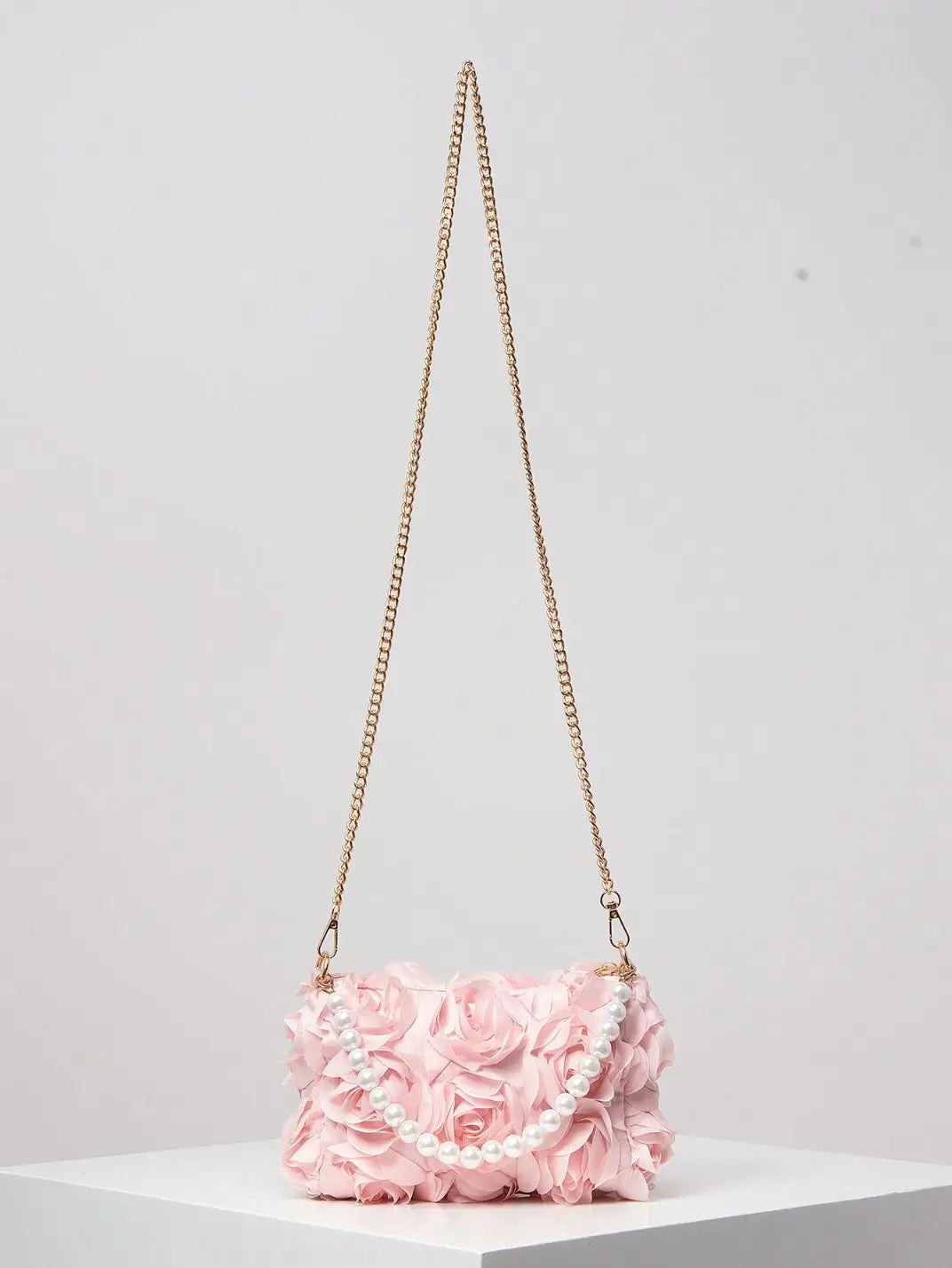 Bolsa Pequena Rosas Alça de Pérolas Rosa - EstiloE, Bolsa Feminina, Bolsa Pequena, Bolsinha Transversal, Bolsa Feminina Pequena, Bolsa Pequena Transversal, Bolsa Clutch, Clutch para Festas, Bolsa de Mão, Bolsa Chique, Bolsa de Festa