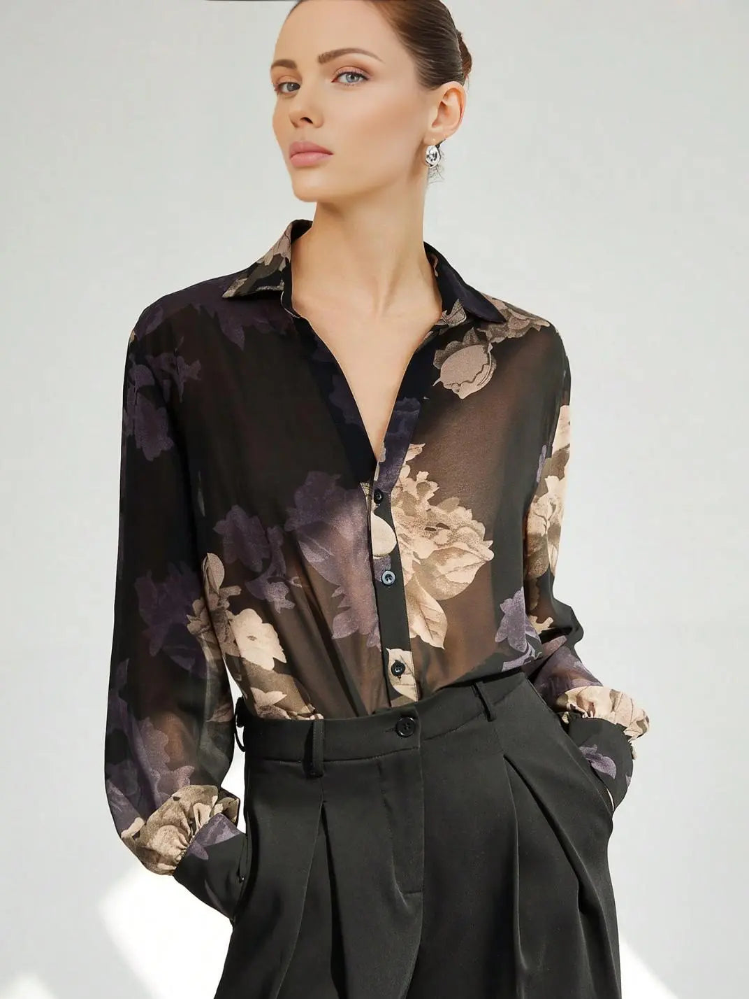 Camisa Manga Longa Floral Soft - EstiloE, Camisa Manga Longa, Camisa Feminina Manga Longa, Camisa Feminina Estampada, Camisa Feminina Chiffon, Camisa Feminina, Blusa Sofisticada, Blusa Manga Longa, Blusa Feminina Preta, Blusa Feminina, Blusa Elegante