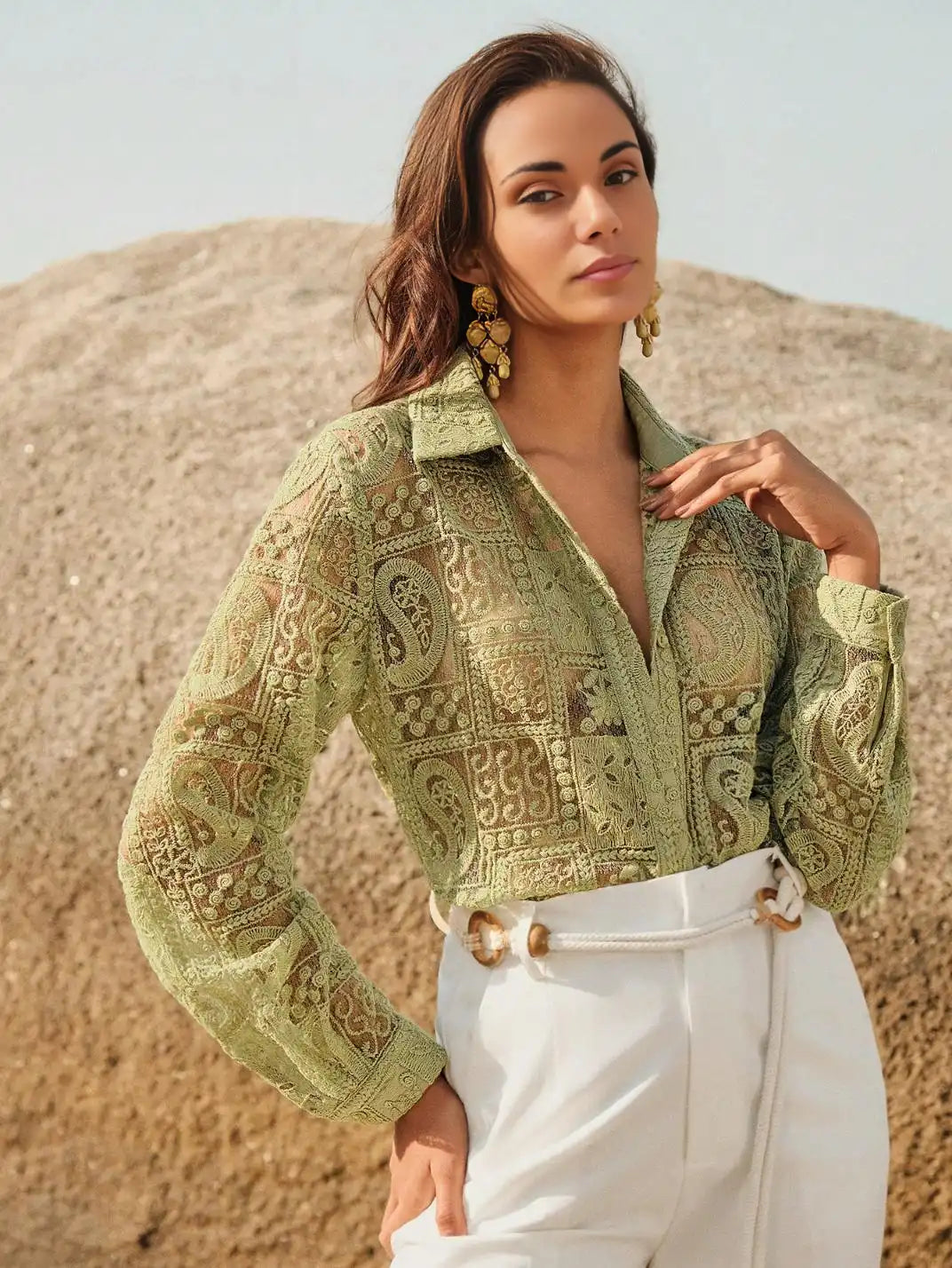 Camisa Feminina Manga Longa Bordada Verde