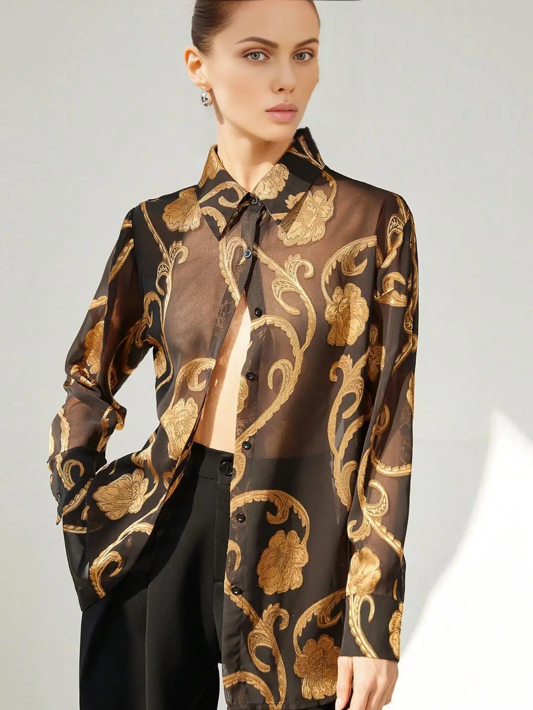 Camisa Feminina Manga Longa Arabescos Elegance - EstiloE, Camisa Manga Longa, Camisa Feminina Manga Longa, Camisa Feminina Estampada, Camisa Feminina Chiffon, Camisa Feminina, Blusa Sofisticada, Blusa Manga Longa, Blusa Feminina Preta, Blusa Feminina, Blusa Elegante