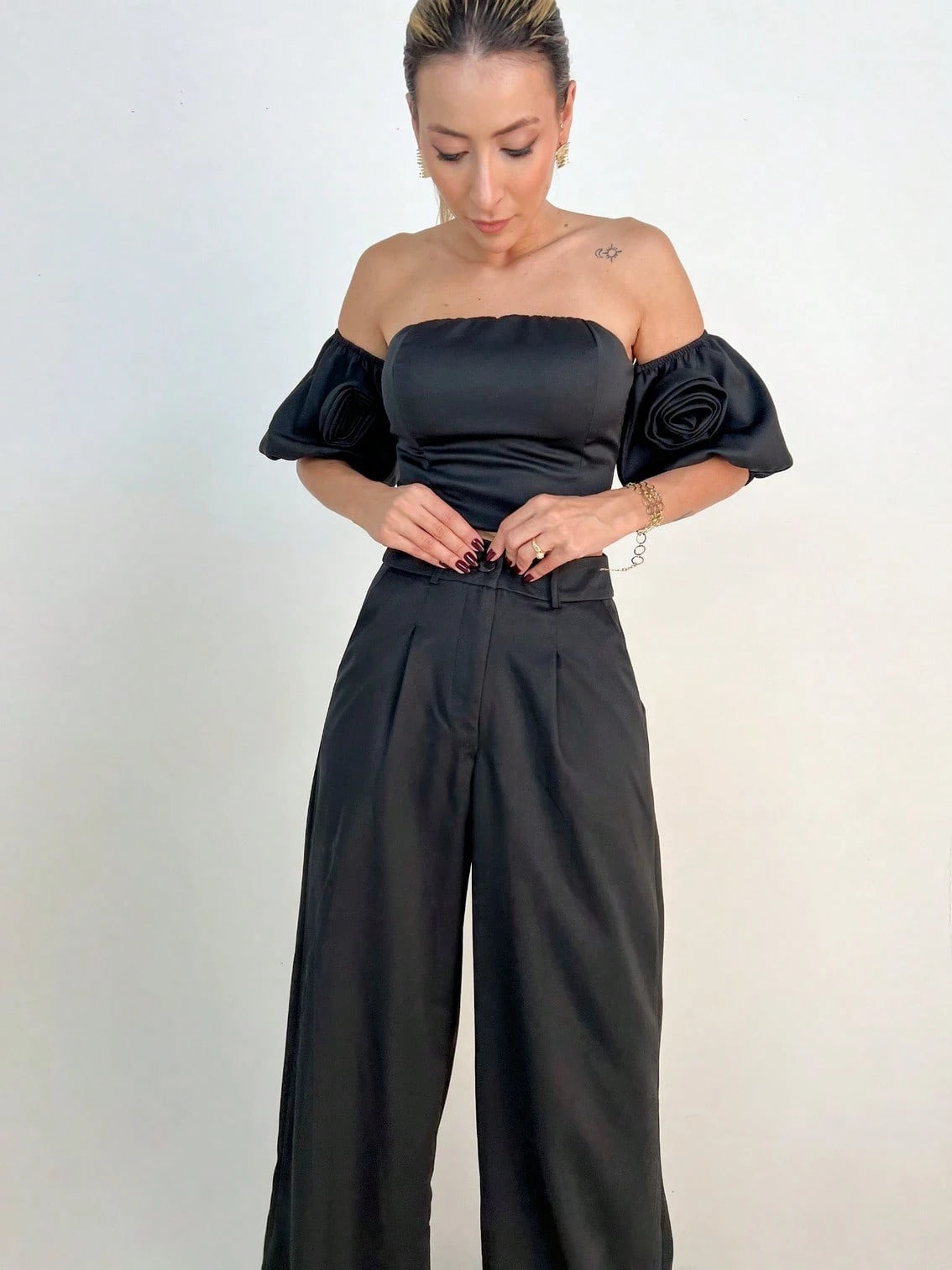 Conjunto Alfaiataria Manga com Flor Preto - EstiloE, Conjunto Pantalona, Conjunto Feminino, Conjunto de Calça e Blusa, Conjunto Calça e Blusa Feminino, Conjunto Alfaiataria Feminino