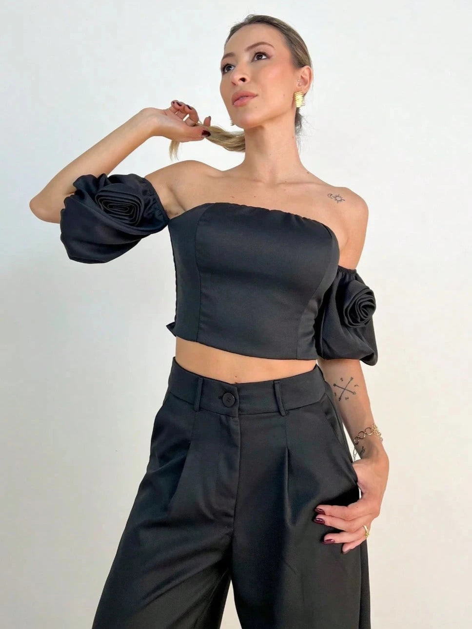 Conjunto Alfaiataria Manga com Flor Preto - EstiloE, Conjunto Pantalona, Conjunto Feminino, Conjunto de Calça e Blusa, Conjunto Calça e Blusa Feminino, Conjunto Alfaiataria Feminino