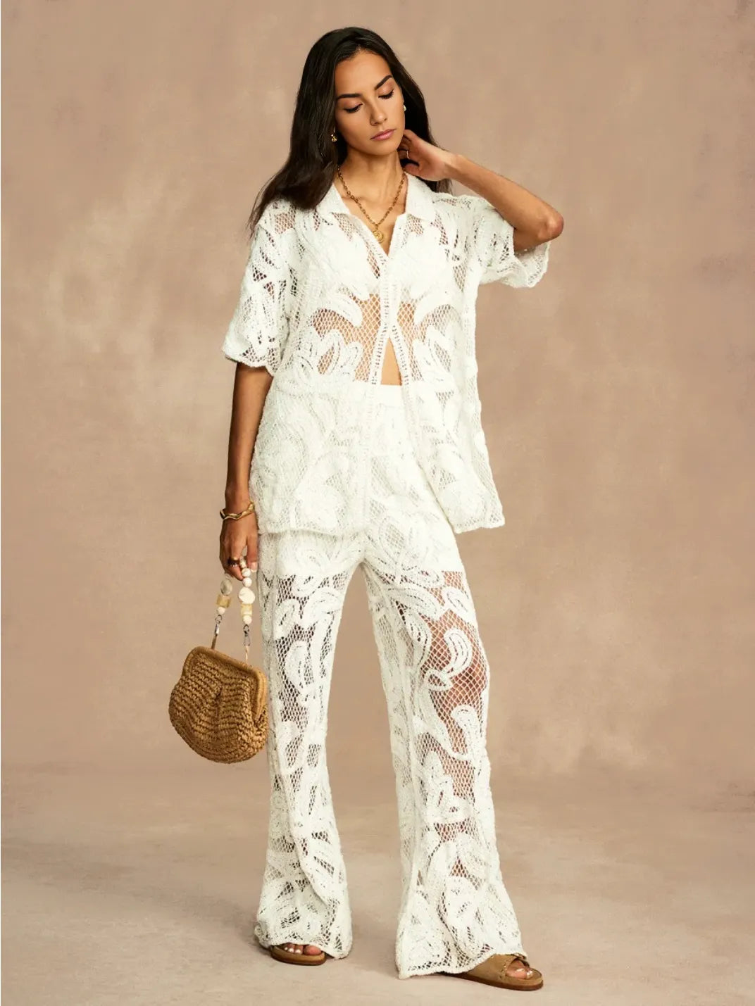 Conjunto Calça e Blusa Crochê Branco EstiloE, Conjunto Feminino, Conjunto Calça e Blusa, Conjunto Feminino Calça e Blusa, Conjunto Feminino Boho, Conjunto Croche Feminino, Conjunto Calça e Blusa Croche, Conjunto Croche Branco, Conjunto Elegante