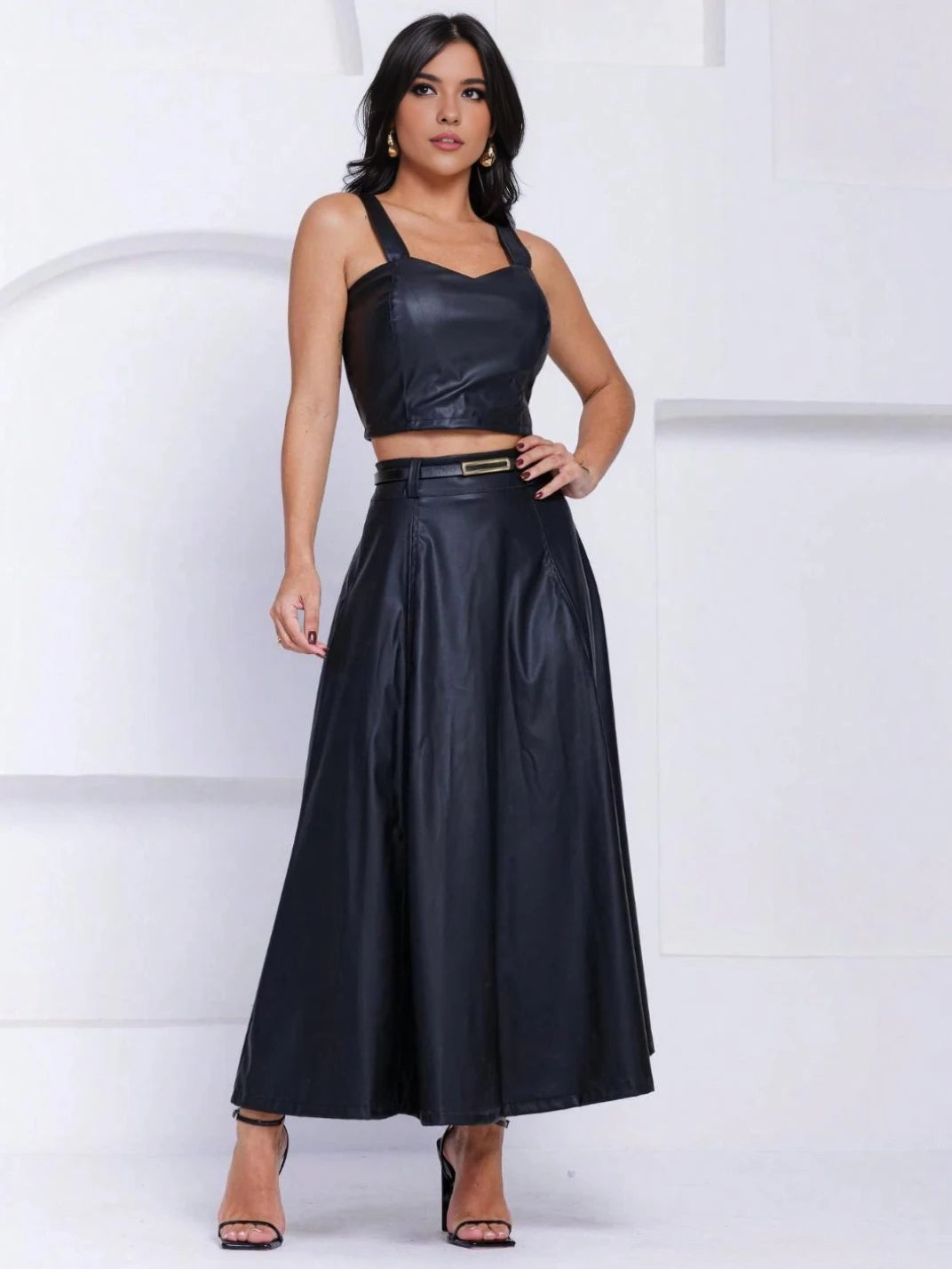 Saia Longa Couro Eco com Cinto Preto - EstiloE, Saia Longa, Saia Couro Eco, Saia Feminina, Saia Casual, Saia Soltinha, Saia Couro Sintético, Saia Elegante, Saia Preta