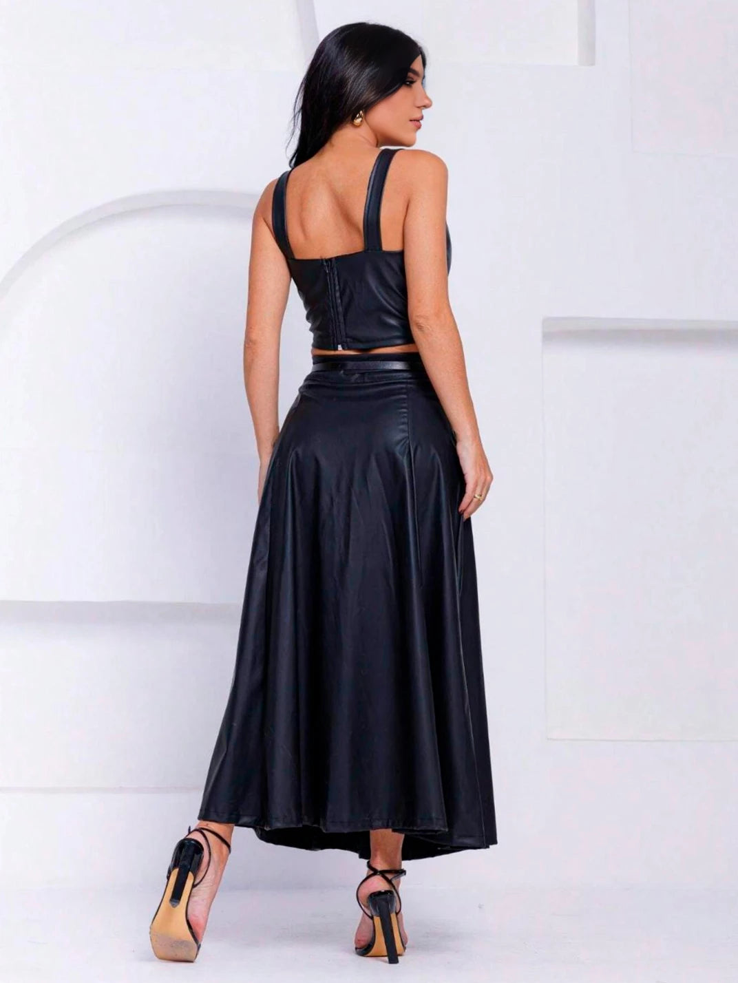 Saia Longa Couro Eco com Cinto Preto - EstiloE, Saia Longa, Saia Couro Eco, Saia Feminina, Saia Casual, Saia Soltinha, Saia Couro Sintético, Saia Elegante, Saia Preta