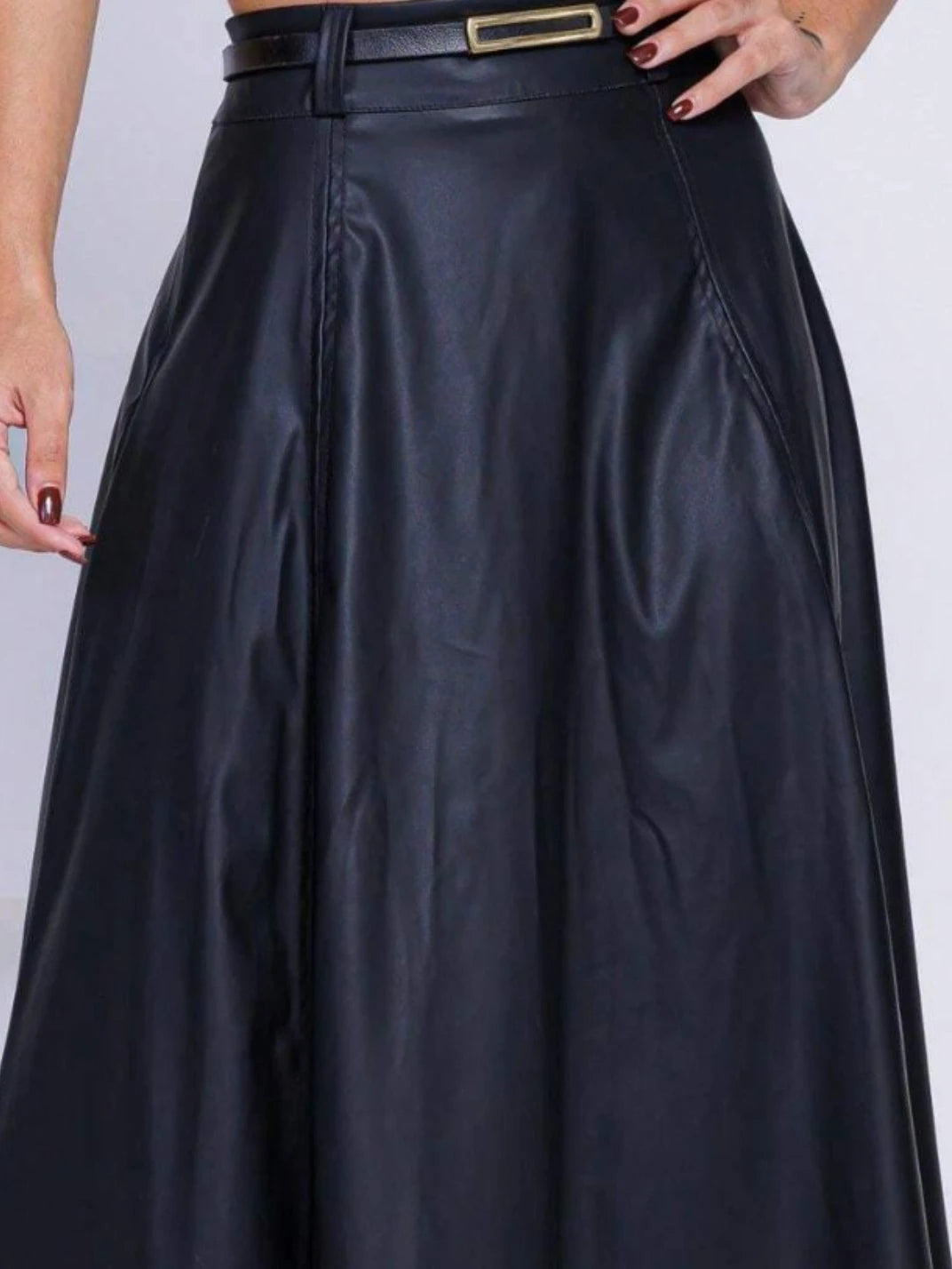 Saia Longa Couro Eco com Cinto Preto - EstiloE, Saia Longa, Saia Couro Eco, Saia Feminina, Saia Casual, Saia Soltinha, Saia Couro Sintético, Saia Elegante, Saia Preta