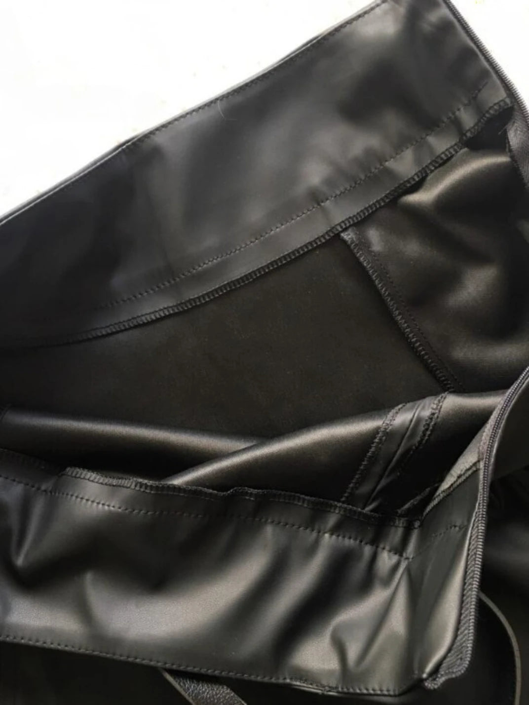 Saia Longa Couro Eco com Cinto Preto - EstiloE, Saia Longa, Saia Couro Eco, Saia Feminina, Saia Casual, Saia Soltinha, Saia Couro Sintético, Saia Elegante, Saia Preta