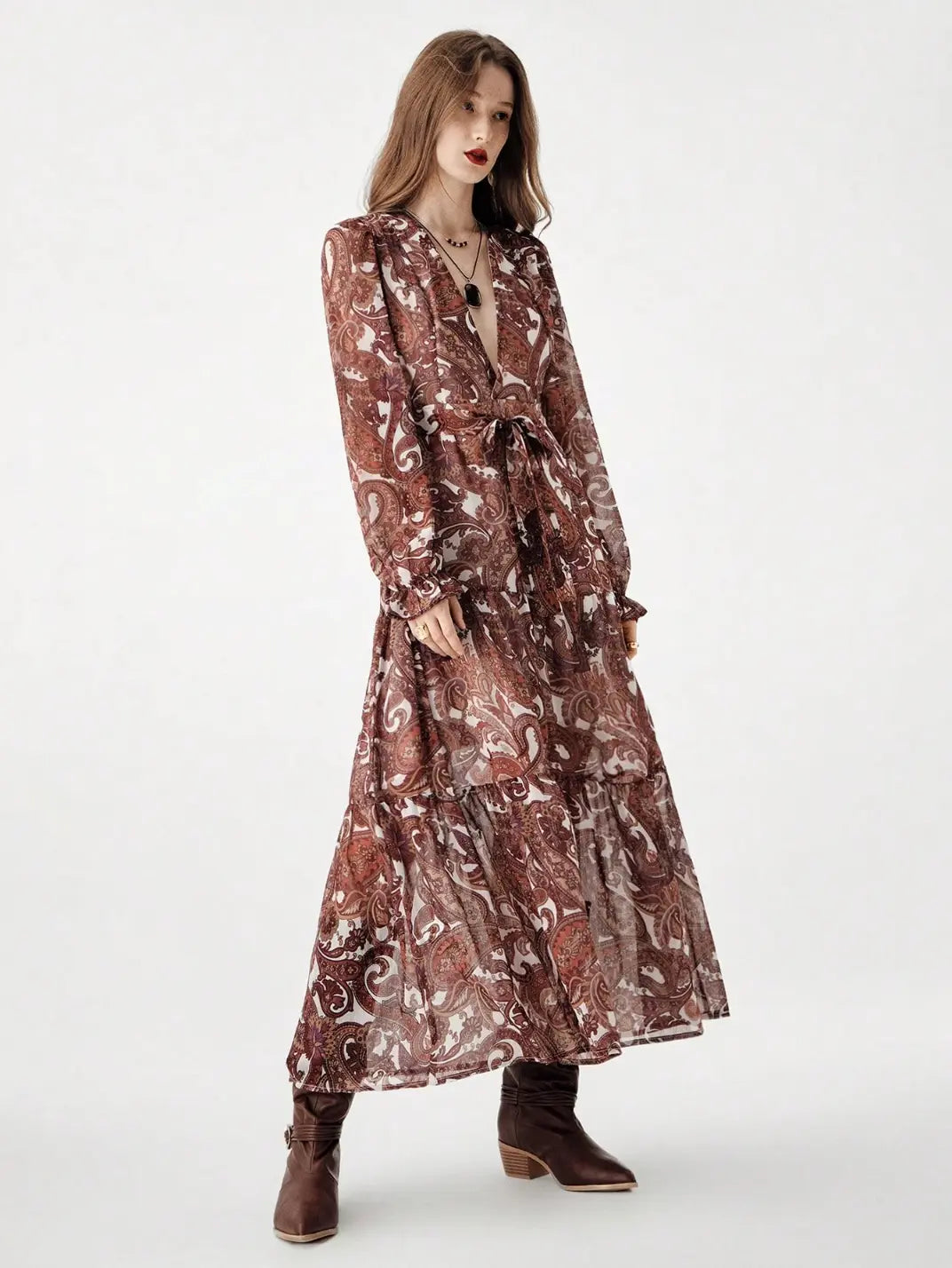 Vestido Longo Franzido Manga Longa Estampado - EstiloE, Vestido Manga Longa Bufante, Vestido Longo, Vestido Manga Longa, Vestido Boho, Vestido Elegante, Vestido Casual, Vestido Chiffon, Vestido Estampa Paislay, Vestido Boho Chic, Vestido Estampado Marrom