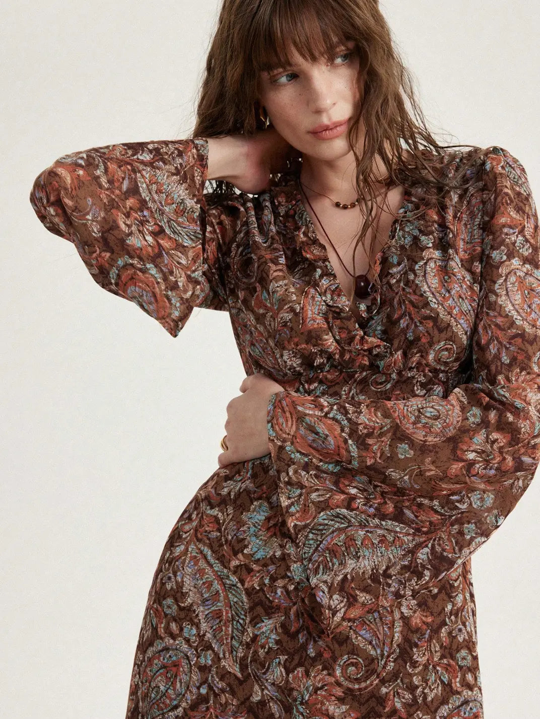 Vestido Midi Manga Longa Flare Estampa Marrom - EstiloE, Vestido Manga Longa Flare, Vestido Midi, Vestido Manga Longa, Vestido Casual, Vestido Elegante, Vestido Longo, Vestido Chiffon, Vestido Estampa Marrom, Vestido Estampado, Vestido Ajustado