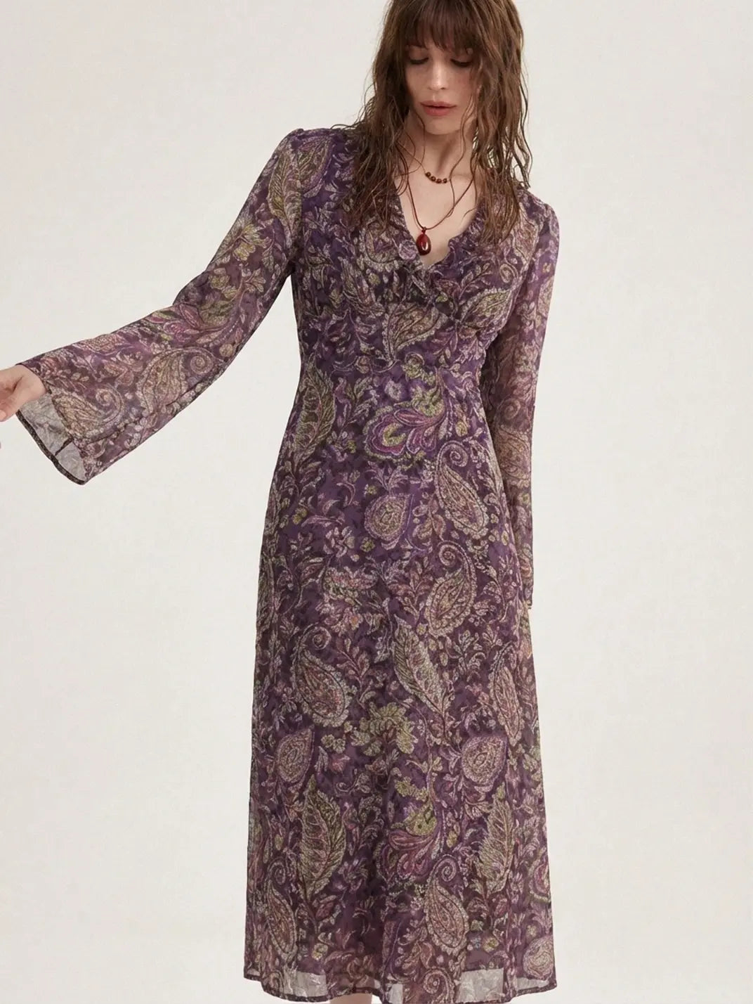Vestido Midi Manga Longa Flare Estampa Roxo - EstiloE, Vestido Manga Longa Flare, Vestido Midi, Vestido Manga Longa, Vestido Casual, Vestido Elegante, Vestido Longo, Vestido Chiffon, Vestido Estampa Roxa, Vestido Estampado, Vestido Ajustado