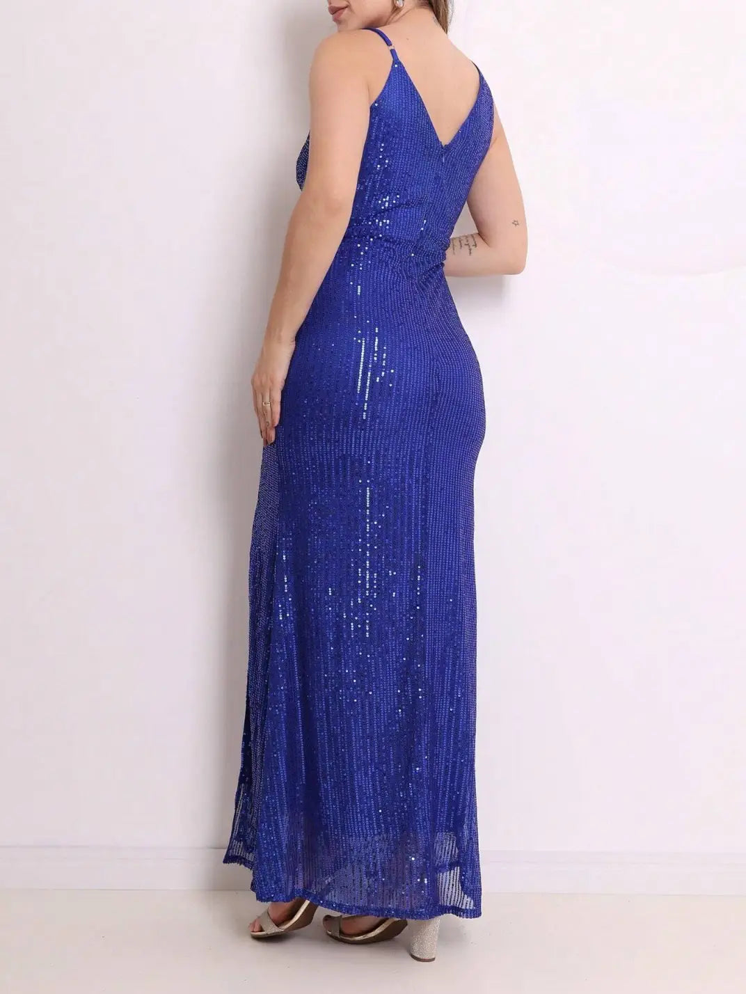 Vestido Longo Paetê Fenda Lateral Azul EstiloE, Vestido Feminino, Vestido Longo, Vestido Paetê, Vestido Festa, Vestido Alcinha, Vestido com Fenda, Vestido Elegante, Vestido Azul, Vestido Longo Azul