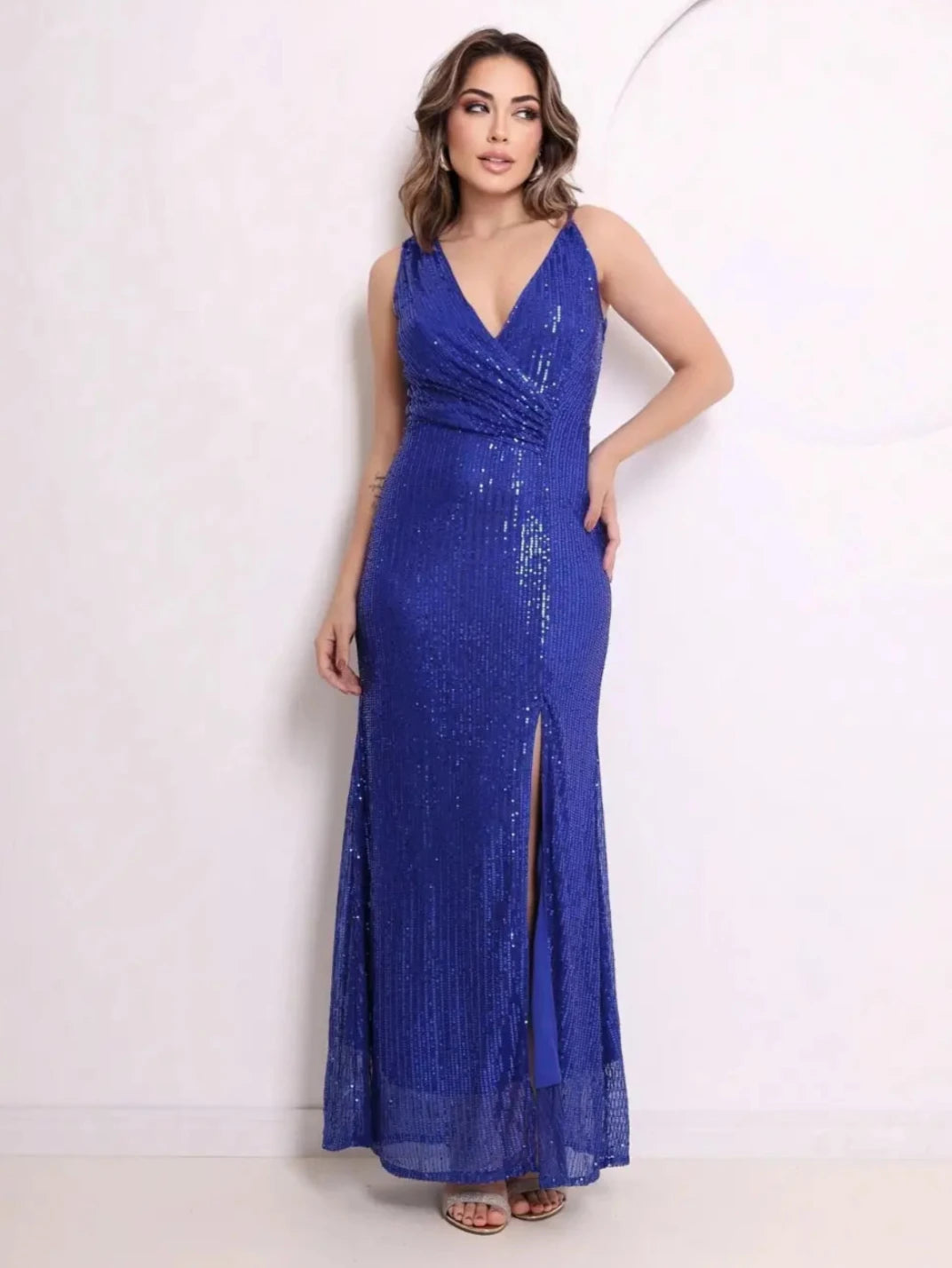 Vestido Longo Paetê Fenda Lateral Azul EstiloE, Vestido Feminino, Vestido Longo, Vestido Paetê, Vestido Festa, Vestido Alcinha, Vestido com Fenda, Vestido Elegante, Vestido Azul, Vestido Longo Azul