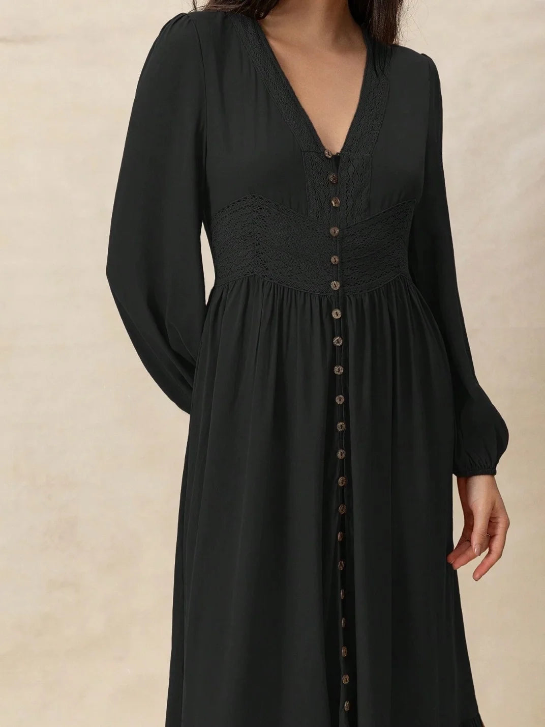 Vestido Longo com Renda Manga Longa Preto - EstiloE, Vestido Manga Longa Bufante, Vestido Longo, Vestido Manga Longa, Vestido Boho, Vestido Elegante, Vestido Casual, Vestido de Viscose, Vestido Boho Chic, Vestido Preto