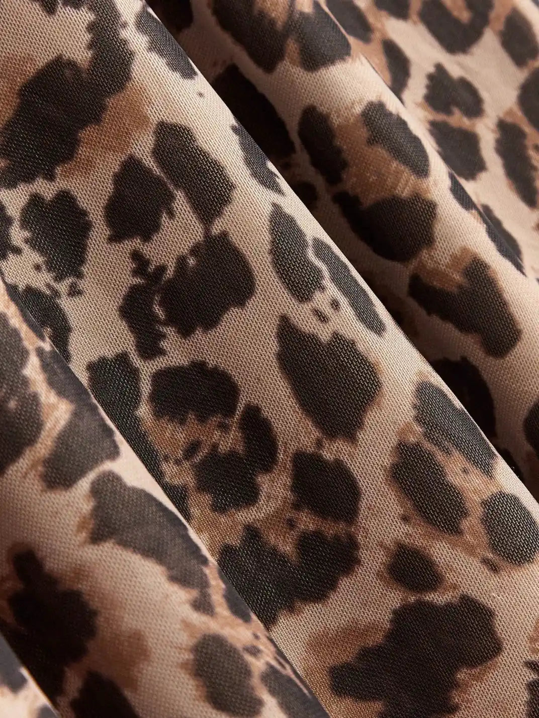 Vestido Maxi Manga Longa Animal Print - EstiloE, Vestido Manga Longa Tule, Vestido Longo, Vestido Manga Longa, Vestido Manguito, Vestido Elegante, Vestido Moderno, Vestido Maxi, Vestido Animal Print, Vestido estampa Onça