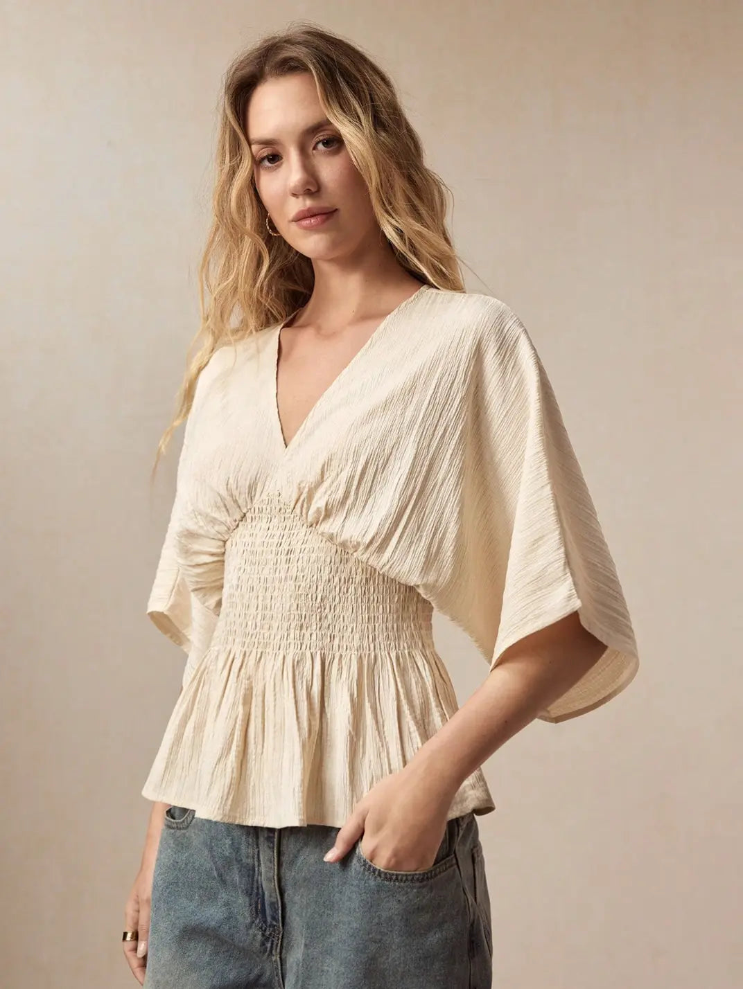 Blusa Manga Morcego Cintura Elástica Natural - EtiloE, Blusa Feminina, Camisa Feminina Meia Manga, Blusa Feminina Meia Manga, Blusa Feminina Manga Morcego, Blusa Feminina Natural, Blusa Natural, Blusinha Feminina Natural, Blusa franzida, Blusa com Elástico, Blusa Feminina Bege