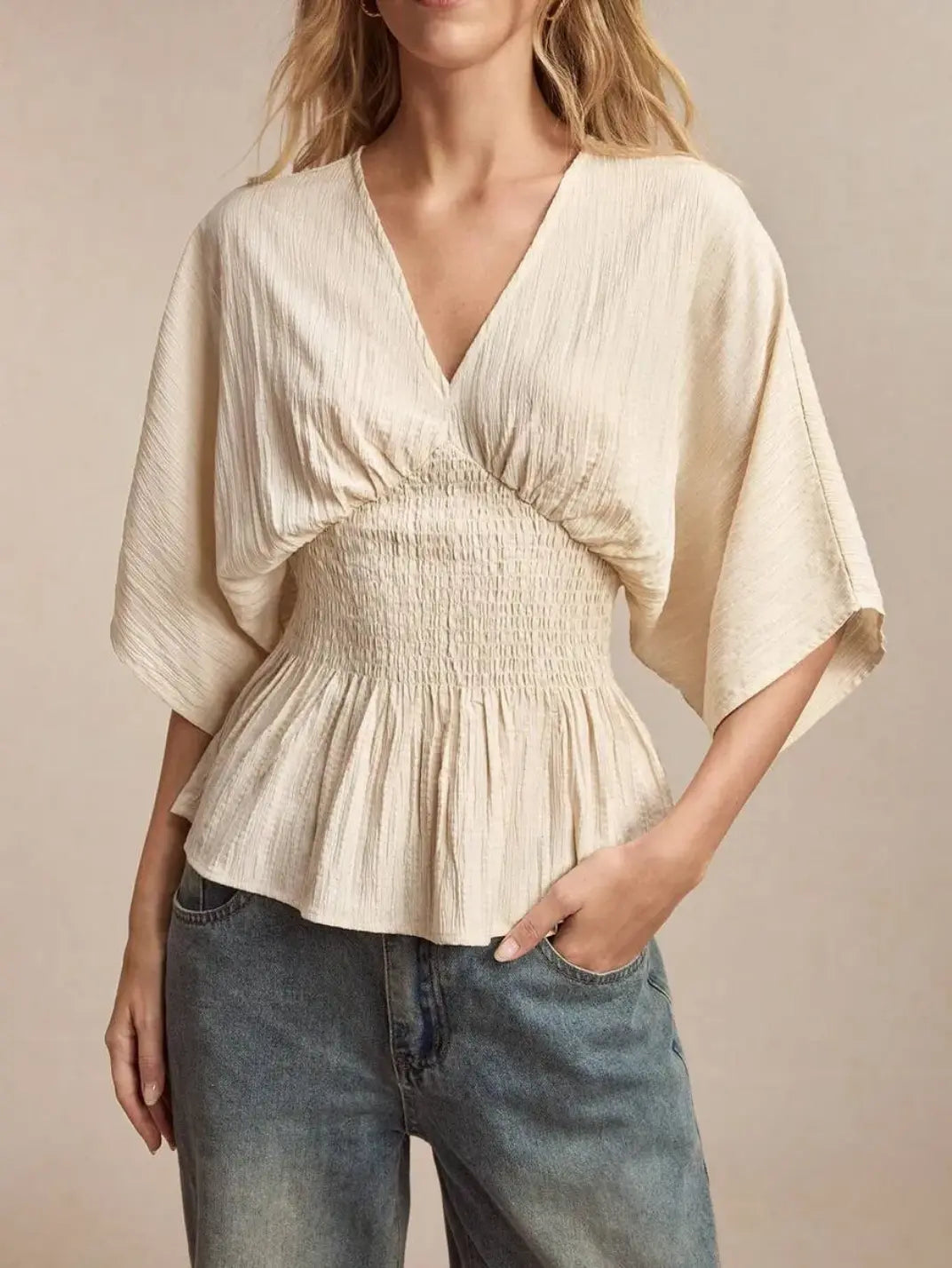 Blusa Manga Morcego Cintura Elástica Natural - EtiloE, Blusa Feminina, Camisa Feminina Meia Manga, Blusa Feminina Meia Manga, Blusa Feminina Manga Morcego, Blusa Feminina Natural, Blusa Natural, Blusinha Feminina Natural, Blusa franzida, Blusa com Elástico, Blusa Feminina Bege