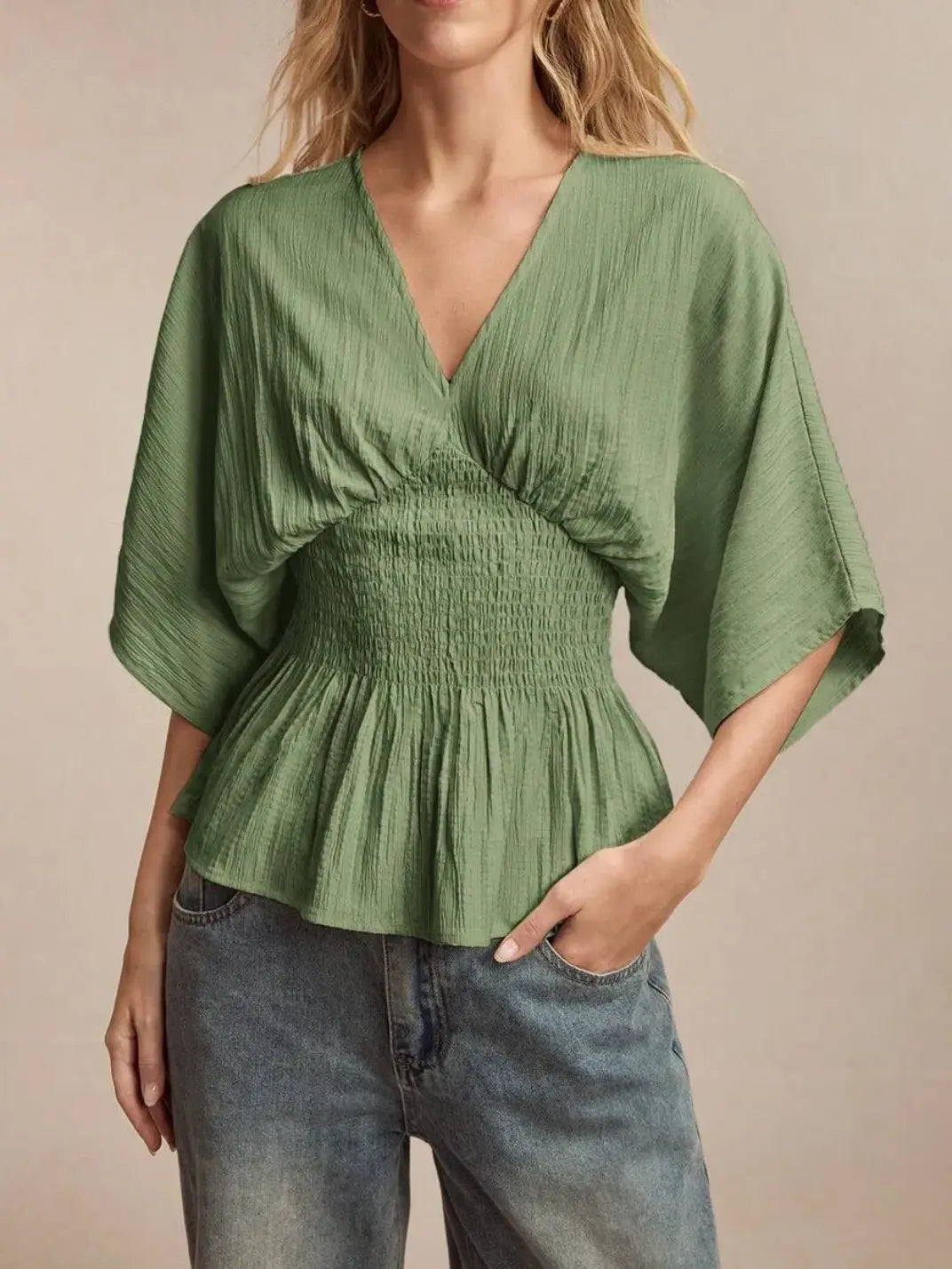 Blusa Manga Morcego Cintura Elástica Verde - EtiloE, Blusa Feminina, Camisa Feminina Meia Manga, Blusa Feminina Meia Manga, Blusa Feminina Manga Morcego, Blusa Feminina Verde, Blusa Verde, Blusinha Feminina Verde, Blusa franzida, Blusa com Elástico, Blusa Feminina Verde