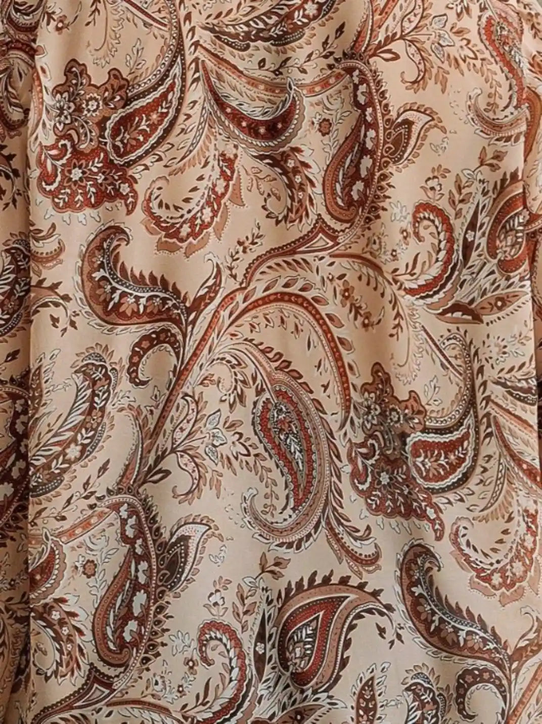 Blusa Manga Longa com Laços Paisley Plus Castanho - EstiloE, Camisa Manga Longa, Camisa Feminina Manga Longa, Camisa Feminina Floral, Camisa Feminina Estampada, Camisa Feminina, Blusa Sofisticada, Blusa Manga Longa, Blusa Feminina Castanho, Blusa Feminina, Blusa Estampa Paisley, Blusa Elegante, Blusa Manga Longa Plus, Camisa Feminina Plus, Blusa Plus Size