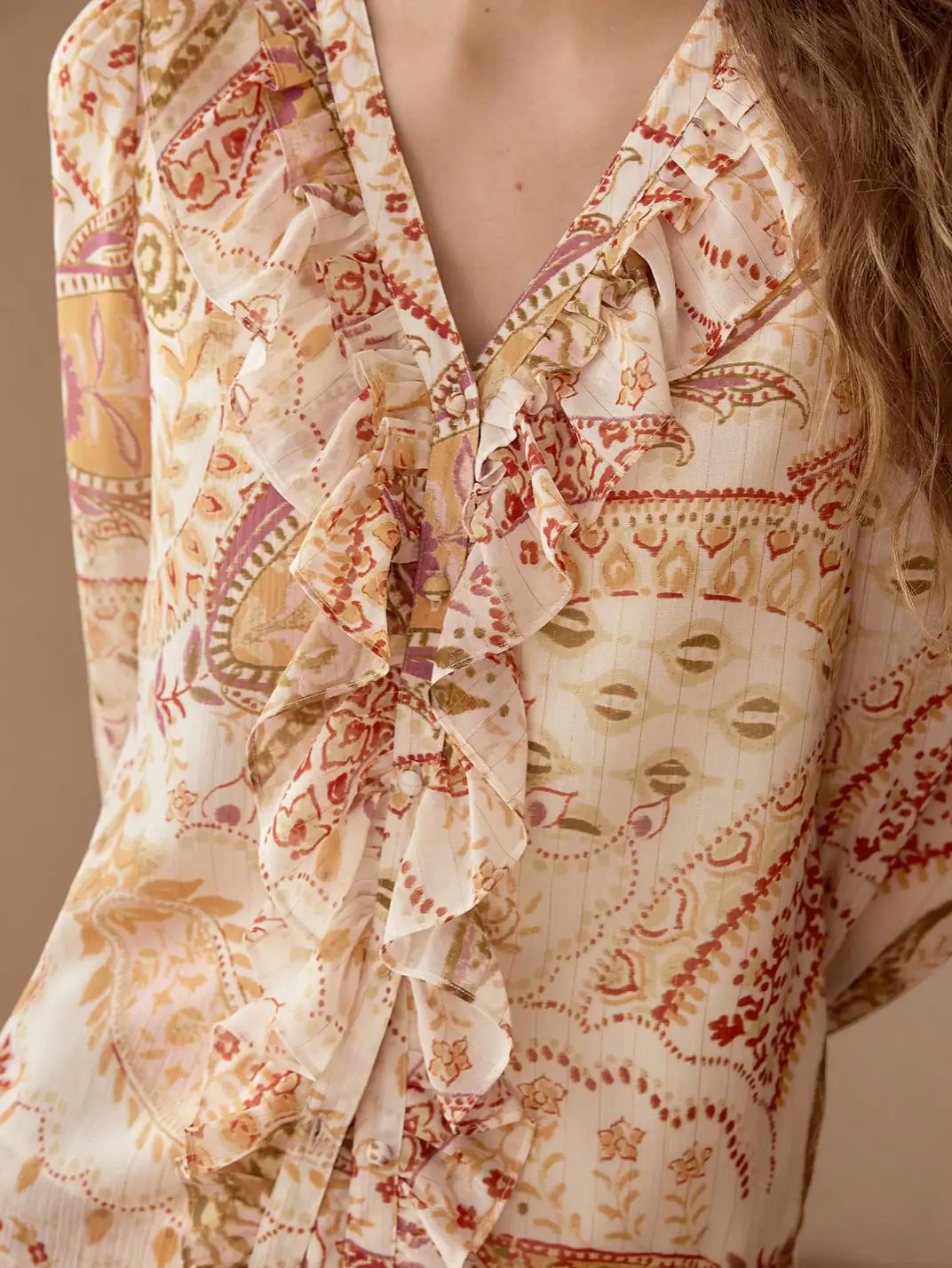 Blusa Manga Longa Babados Paisley - EstiloE, Camisa Manga Longa, Camisa Feminina Manga Longa, Camisa Feminina Floral, Camisa Feminina Estampada, Camisa Feminina, Blusa Manga Longa, Blusa Manga Longa, Blusa Feminina, Blusa Estampa Paisley, Blusa Manga longa Paisley