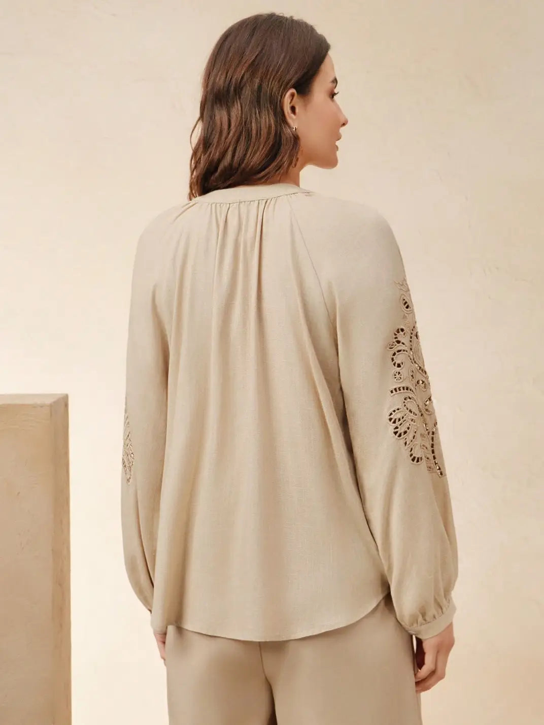 Camisa Feminina Manga Longa Bordada Viscolinho Caqui - EstiloE, Camisa Manga Longa, Camisa Feminina Manga Longa, Camisa Feminina Bordada, Camisa Feminina Estampada, Camisa Feminina, Blusa Sofisticada, Blusa Manga Longa, Blusa Feminina Bordada, Blusa Feminina Caqui, Blusa Bordada, Blusa Elegante