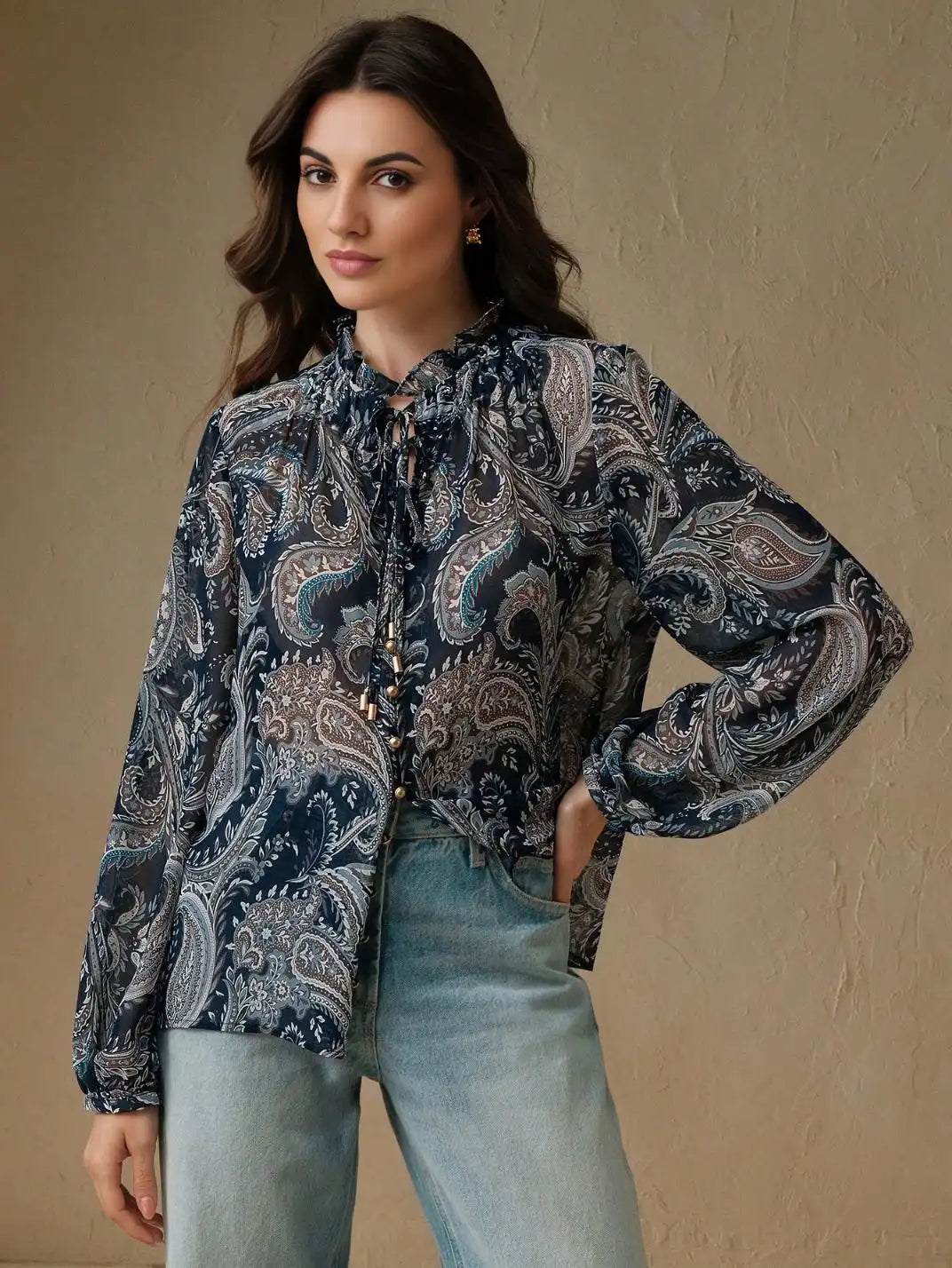 Blusa Manga Longa com Laços Paisley Marinho - EstiloE, Camisa Manga Longa, Camisa Feminina Manga Longa, Camisa Feminina Floral, Camisa Feminina Estampada, Camisa Feminina, Blusa Sofisticada, Blusa Manga Longa, Blusa Feminina Marinho, Blusa Feminina, Blusa Estampa Paisley, Blusa Elegante
