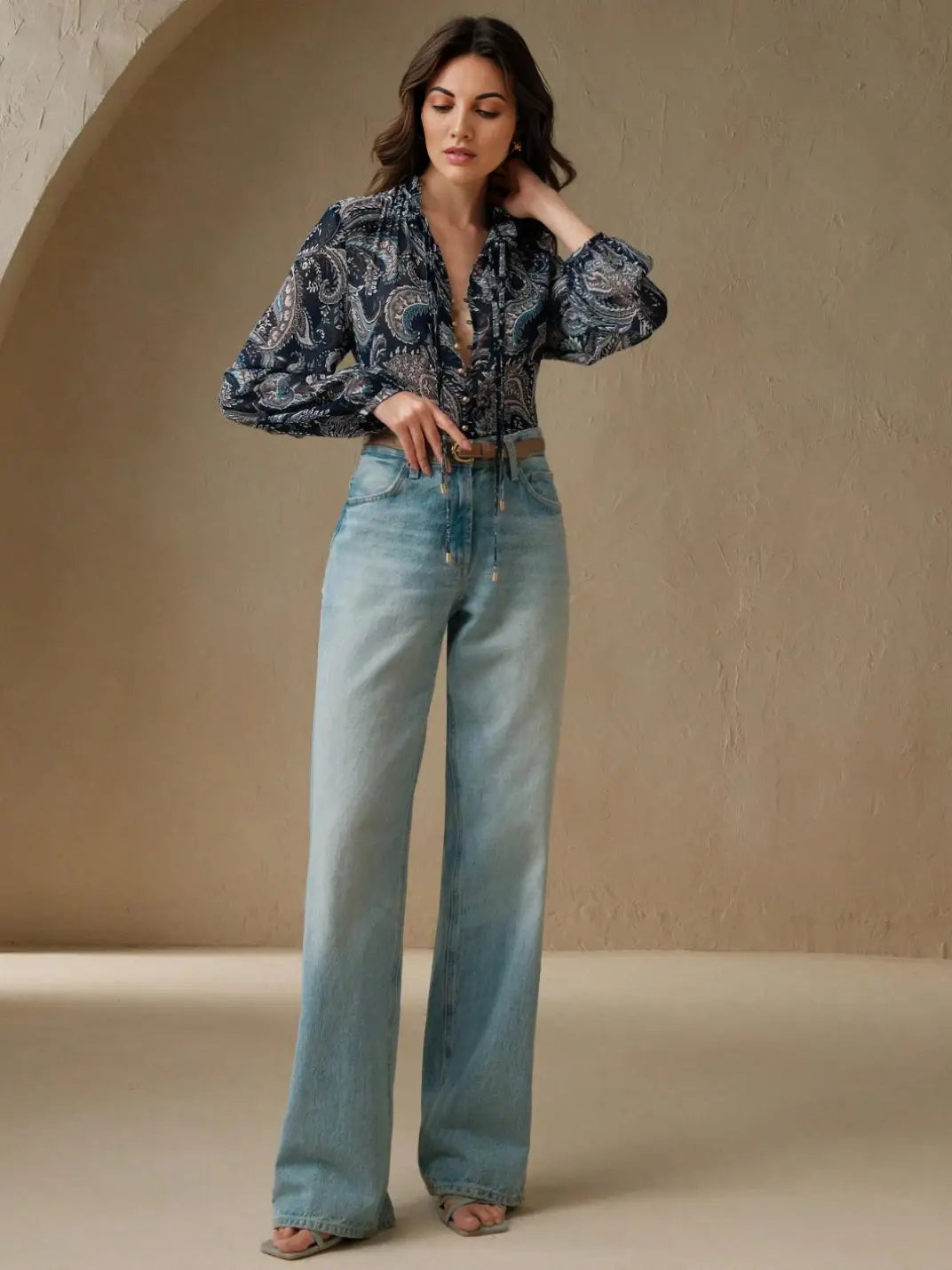 Blusa Manga Longa com Laços Paisley Marinho - EstiloE, Camisa Manga Longa, Camisa Feminina Manga Longa, Camisa Feminina Floral, Camisa Feminina Estampada, Camisa Feminina, Blusa Sofisticada, Blusa Manga Longa, Blusa Feminina Marinho, Blusa Feminina, Blusa Estampa Paisley, Blusa Elegante