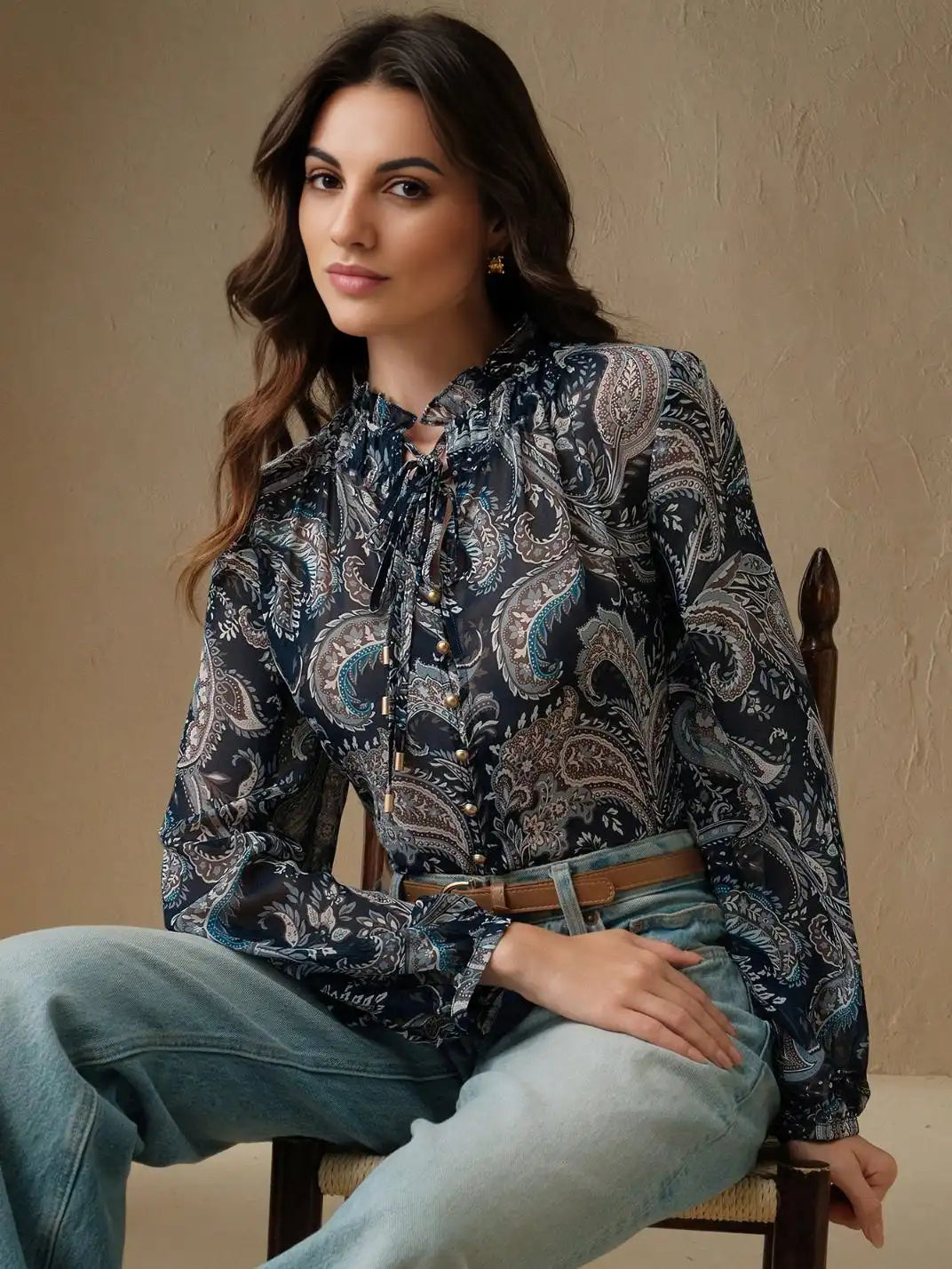 Blusa Manga Longa com Laços Paisley Marinho - EstiloE, Camisa Manga Longa, Camisa Feminina Manga Longa, Camisa Feminina Floral, Camisa Feminina Estampada, Camisa Feminina, Blusa Sofisticada, Blusa Manga Longa, Blusa Feminina Marinho, Blusa Feminina, Blusa Estampa Paisley, Blusa Elegante