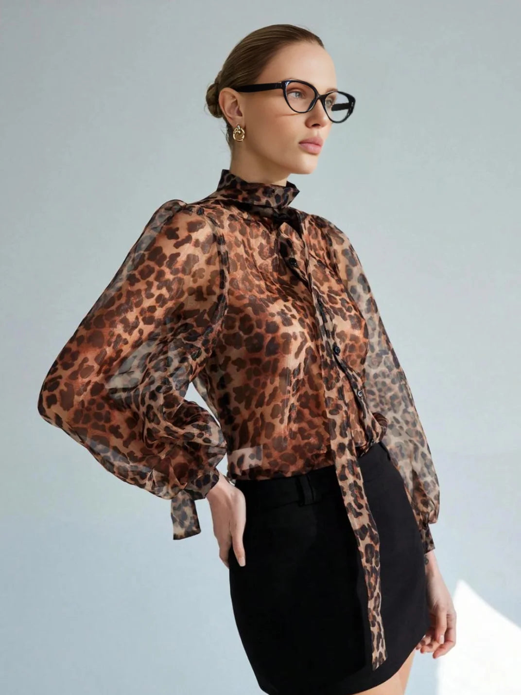 Blusa Manga Longa Organza Onça - EstiloE, Blusa Manga Longa, Camisa Feminina Manga Longa, Blusa Feminina Estampada, Camisa Feminina Organza, Camisa Feminina, Blusa Sofisticada, Blusa Manga Longa, Blusa Feminina Animal Print,  Camisa Estampa Onça, Estampa Animal Print, Camisa Feminina Elegante