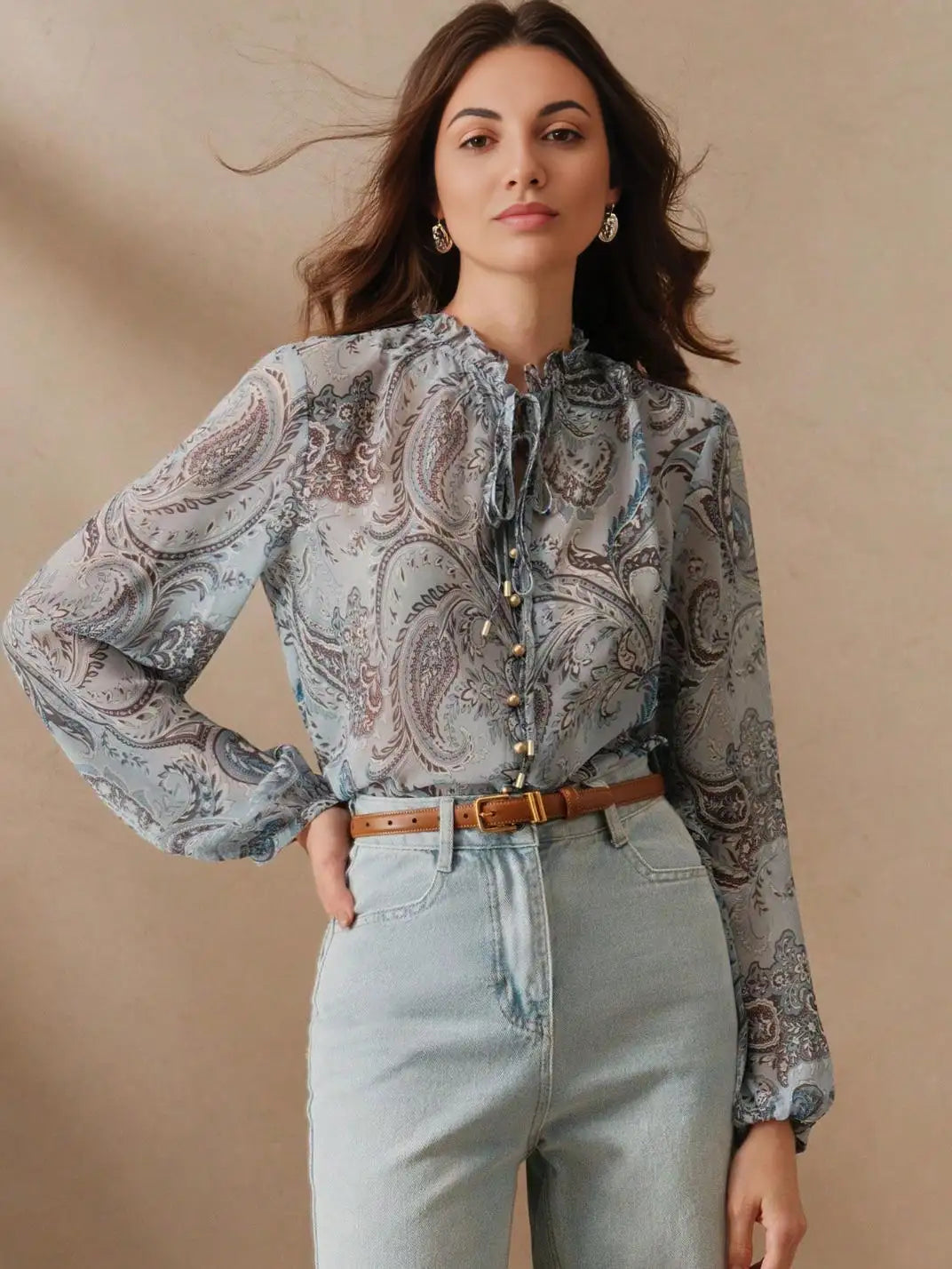 Blusa Manga Longa com Laços Paisley Azul - EstiloE, Camisa Manga Longa, Camisa Feminina Manga Longa, Camisa Feminina Floral, Camisa Feminina Estampada, Camisa Feminina, Blusa Sofisticada, Blusa Manga Longa, Blusa Feminina Azul, Blusa Feminina, Blusa Estampa Paisley, Blusa Elegante