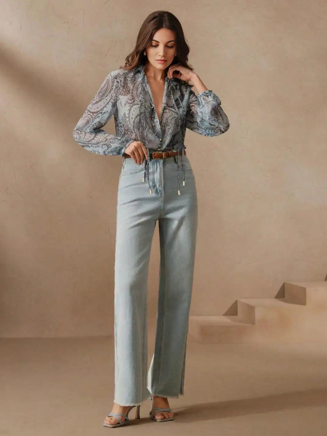 Blusa Manga Longa com Laços Paisley Azul - EstiloE, Camisa Manga Longa, Camisa Feminina Manga Longa, Camisa Feminina Floral, Camisa Feminina Estampada, Camisa Feminina, Blusa Sofisticada, Blusa Manga Longa, Blusa Feminina Azul, Blusa Feminina, Blusa Estampa Paisley, Blusa Elegante