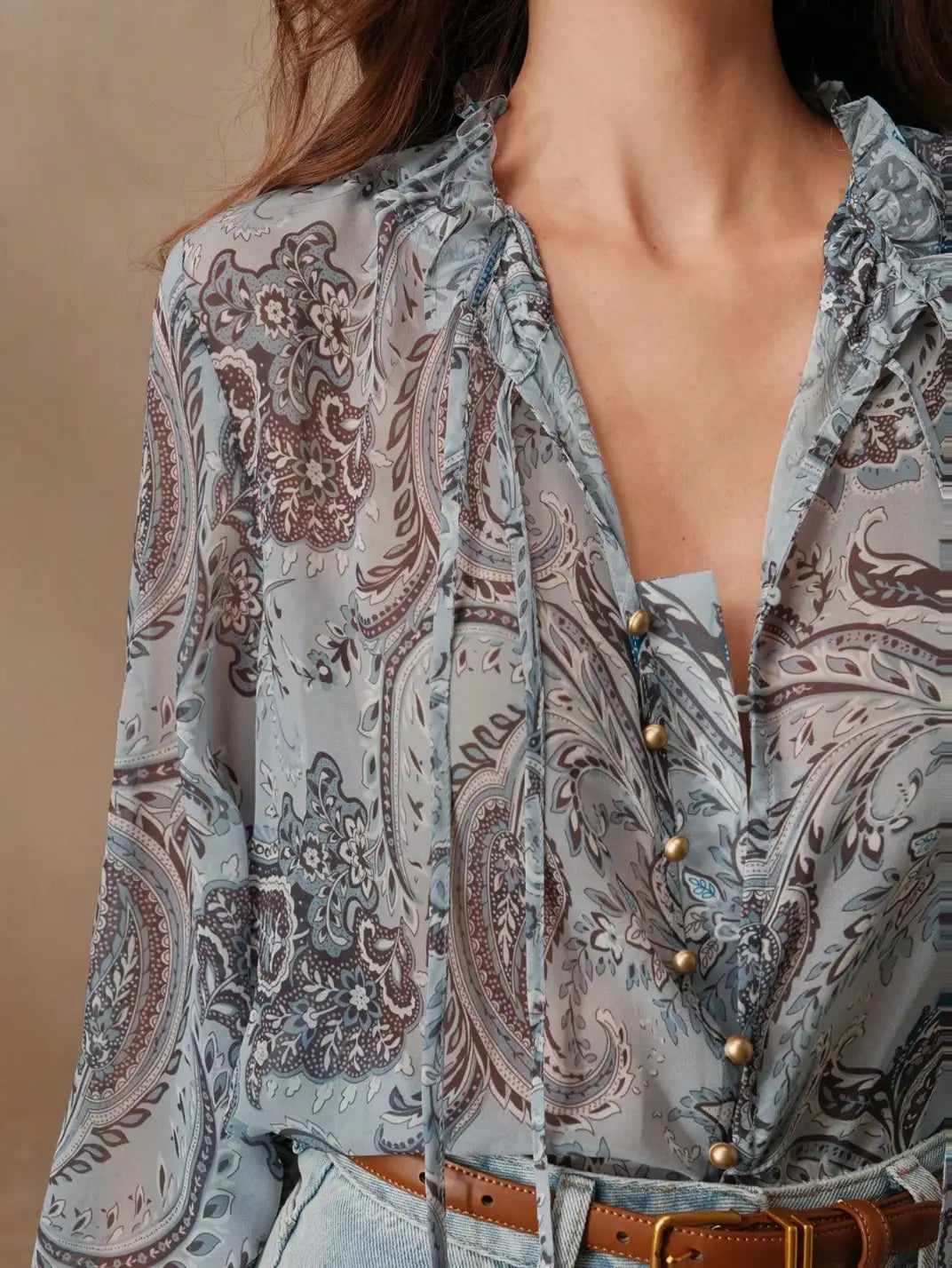 Blusa Manga Longa com Laços Paisley Azul - EstiloE, Camisa Manga Longa, Camisa Feminina Manga Longa, Camisa Feminina Floral, Camisa Feminina Estampada, Camisa Feminina, Blusa Sofisticada, Blusa Manga Longa, Blusa Feminina Azul, Blusa Feminina, Blusa Estampa Paisley, Blusa Elegante