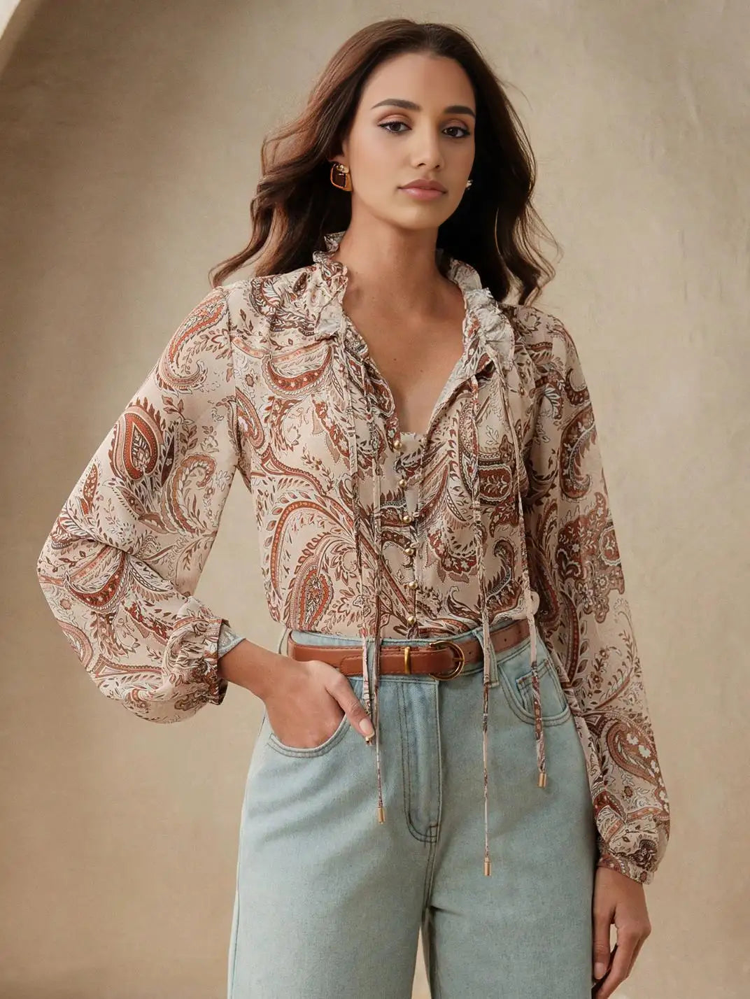 Blusa Manga Longa com Laços Paisley Castanho - EstiloE, Camisa Manga Longa, Camisa Feminina Manga Longa, Camisa Feminina Floral, Camisa Feminina Estampada, Camisa Feminina, Blusa Sofisticada, Blusa Manga Longa, Blusa Feminina Marrom, Blusa Feminina, Blusa Estampa Paisley, Blusa Elegante