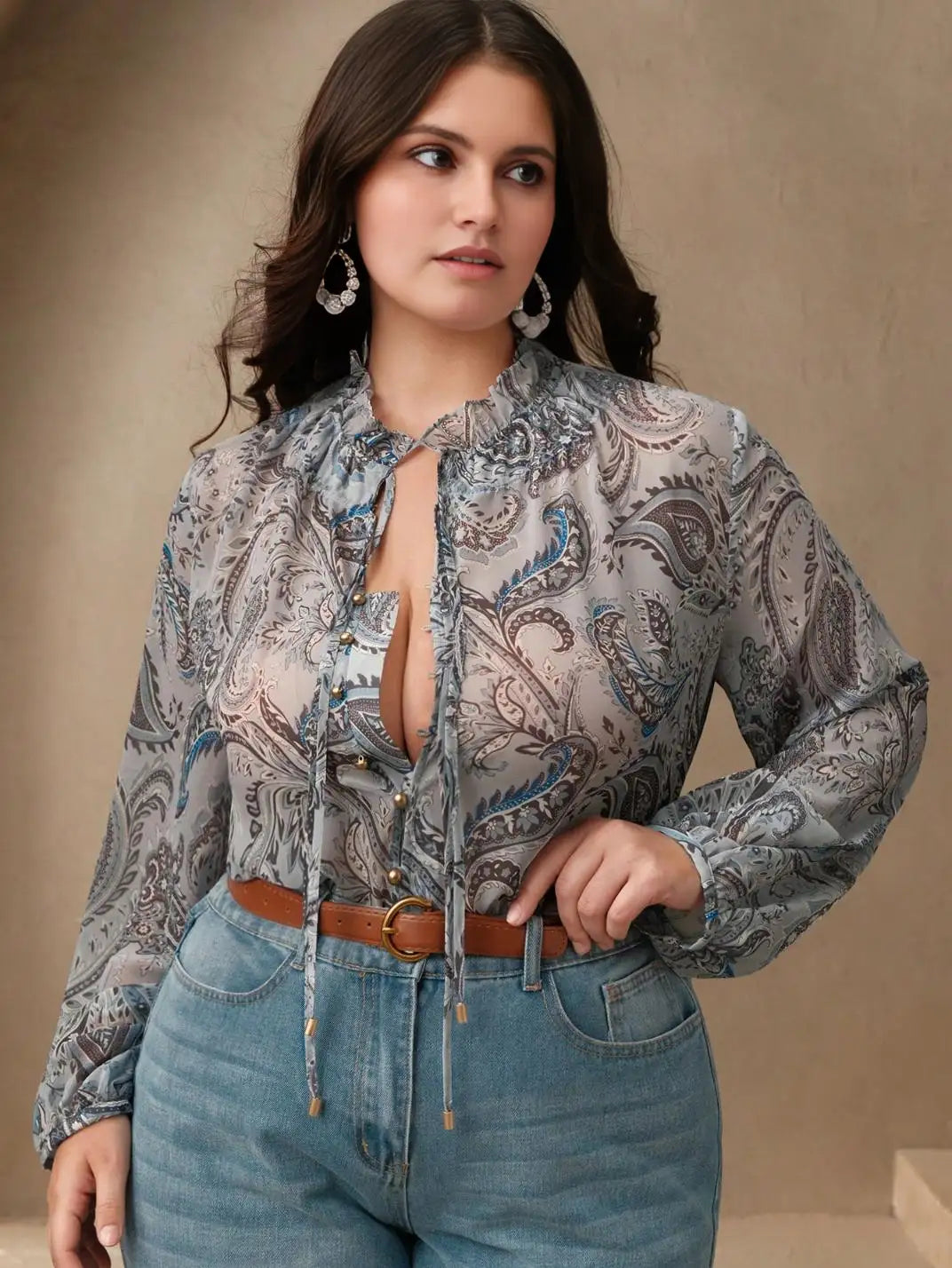 Blusa Manga Longa com Laços Paisley Plus - EstiloE, Camisa Manga Longa, Camisa Feminina Manga Longa, Camisa Feminina Floral, Camisa Feminina Estampada, Camisa Feminina, Blusa Sofisticada, Blusa Manga Longa, Blusa Feminina Azul, Blusa Feminina, Blusa Estampa Paisley, Blusa Elegante, Blusa Manga Longa Plus, Camisa Feminina Plus, Blusa Plus Size