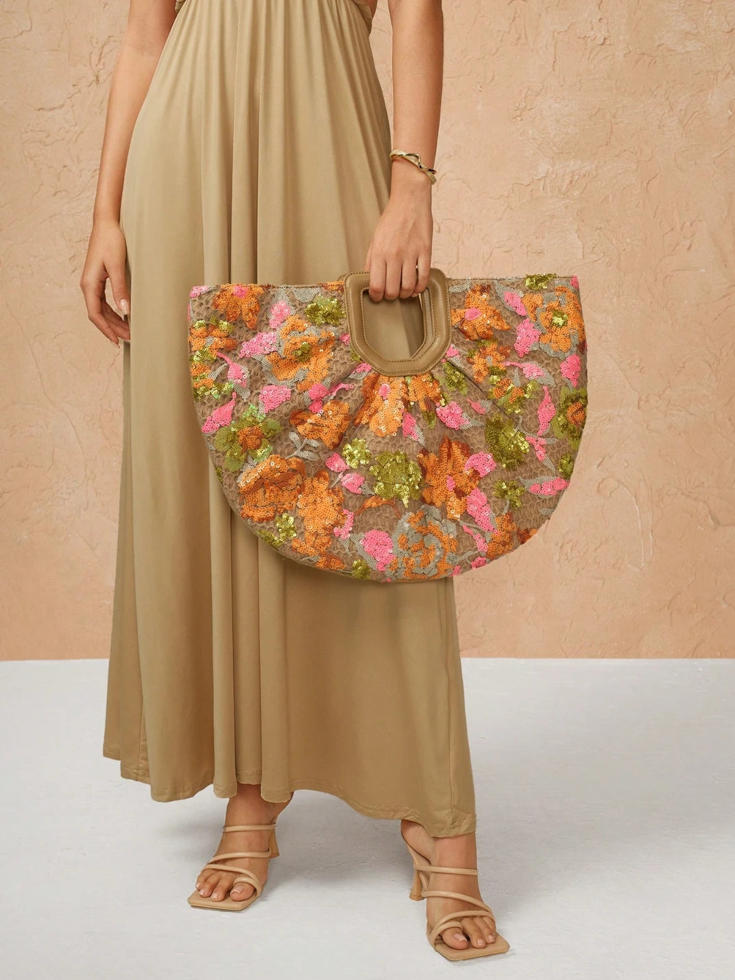 Bolsa Meia Lua Glam Decorada EstiloE, Bolsa de Palha, Bolsa de Praia, Bolsa Grande, Bolsa de Praia de Palha, Bolsa Feminina, Bolsa Grande de Praia, Bolsa Decorada, Bolsa de Mão, Bolsa Elegante, Bolsa com Paetês