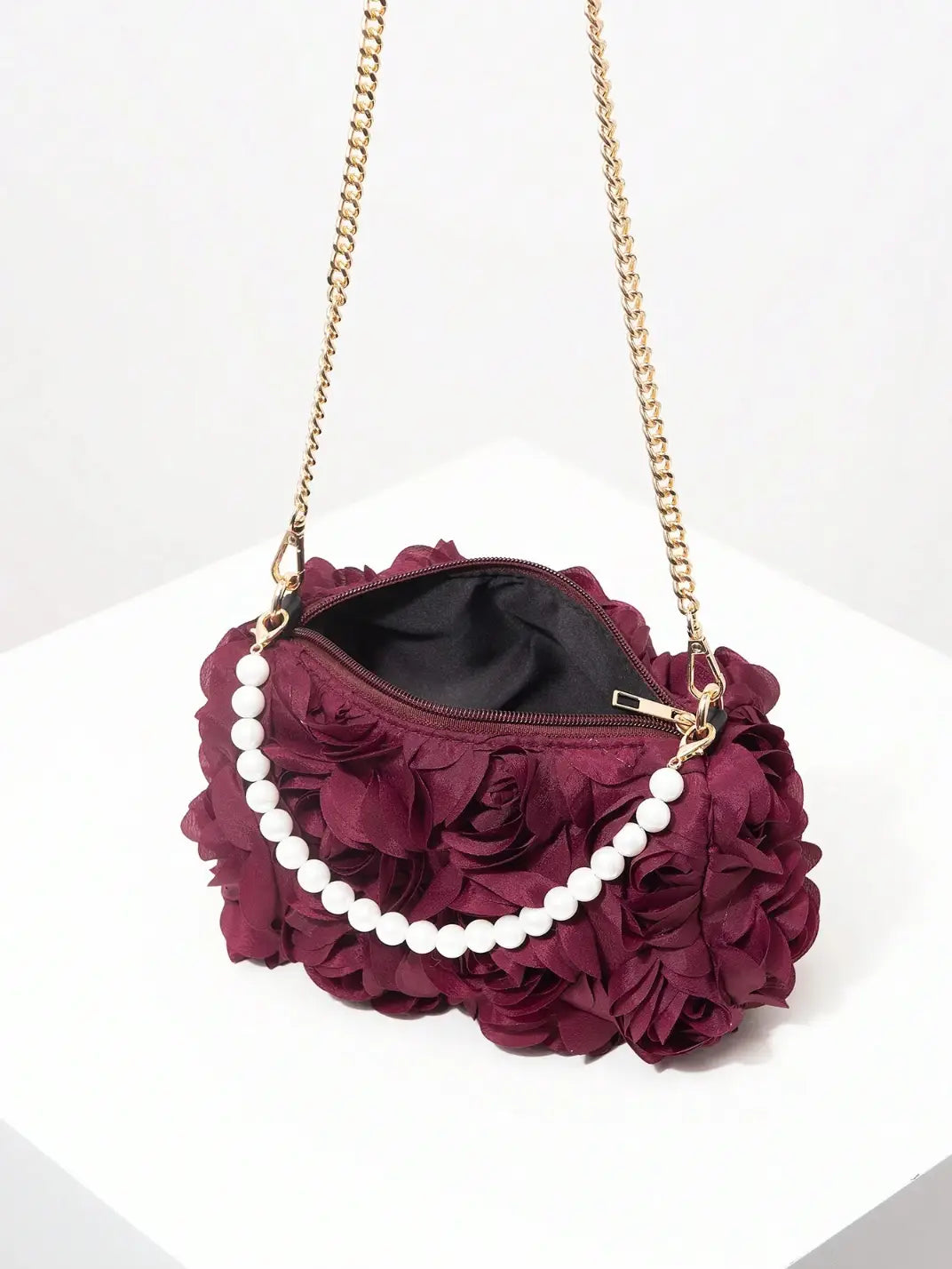 Bolsa Pequena Rosas Alça de Pérolas Vinho - EstiloE, Bolsa Feminina, Bolsa Pequena, Bolsinha Transversal, Bolsa Feminina Pequena, Bolsa Pequena Transversal, Bolsa Clutch, Clutch para Festas, Bolsa de Mão, Bolsa Chique, Bolsa de Festa, Bolsa Vinho