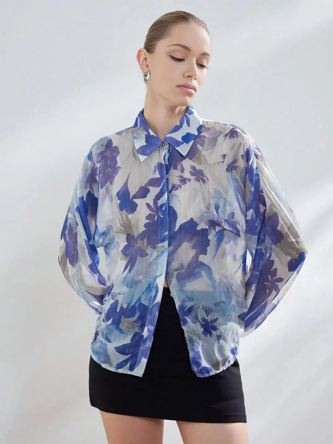 Camisa Feminina Manga Longa Floral Azul- EstiloE, Camisa Feminina, Camisa Feminina Manga Longa, Camisa Feminina Estampada, Blusa Feminina, Blusa Manga Longa, Camisa Floral, Blusa Floral, Camisa Feminina Floral 