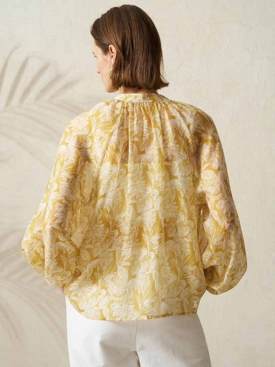 Blusa Manga Longa Liocel Floral - EstiloE, Blusa Manga Longa, Blusa Feminina Manga Longa, Camisa Feminina Manga Longa, Camisa Feminina Estampada, Camisa Feminina, Blusa Sofisticada, Blusa Manga Longa, Blusa Feminina de Linho, Blusa Feminina Estampa Amarela, Blusa Estampa Floral, Blusa Elegante