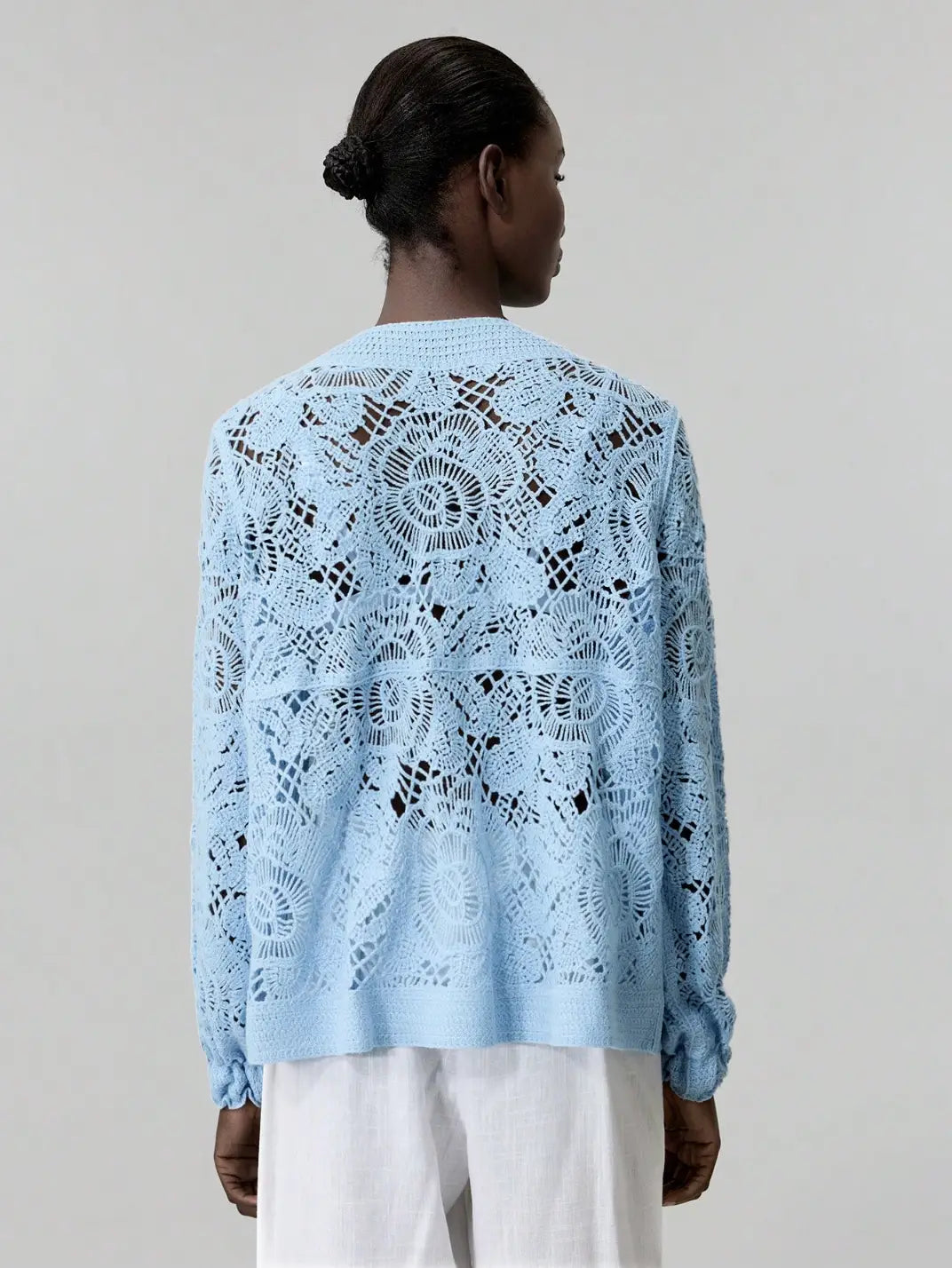 Cardigan Feminio Crochê Floral Rosa - EstiloE, Cardigan Feminino, Cardigan de Crochê, Casaco de Crochê, Crochê Vazado, Cardigan Rosa, Cardigan Elegante, Cardigan Artesanal, Cardigan Meia Estação, Casaco Leve, Tricô Feminino, Blusa Croche, Casaco Rosa, Casaquinho de Trico, Casaquinho de Croche