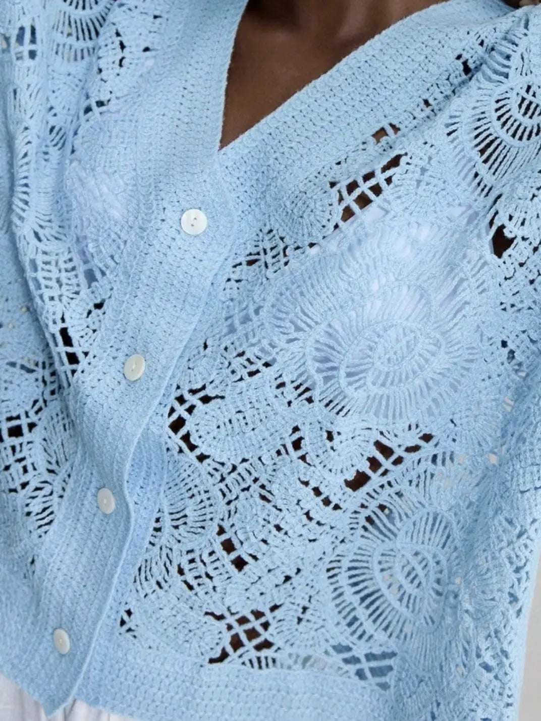 Cardigan Feminio Crochê Floral Rosa - EstiloE, Cardigan Feminino, Cardigan de Crochê, Casaco de Crochê, Crochê Vazado, Cardigan Rosa, Cardigan Elegante, Cardigan Artesanal, Cardigan Meia Estação, Casaco Leve, Tricô Feminino, Blusa Croche, Casaco Rosa, Casaquinho de Trico, Casaquinho de Croche
