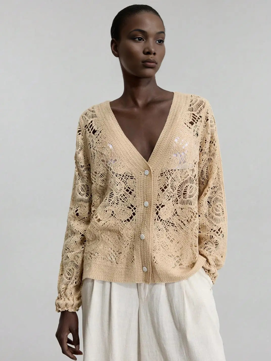 Cardigan Feminio Crochê Floral Caqui - EstiloE, Cardigan Feminino, Cardigan de Crochê, Casaco de Crochê, Crochê Vazado, Cardigan Damasco, Cardigan Elegante, Cardigan Artesanal, Cardigan Meia Estação, Casaco Leve, Tricô Feminino, Blusa Croche, Cardigan Caqui, Casaquinho de Trico, Casaquinho de Croche